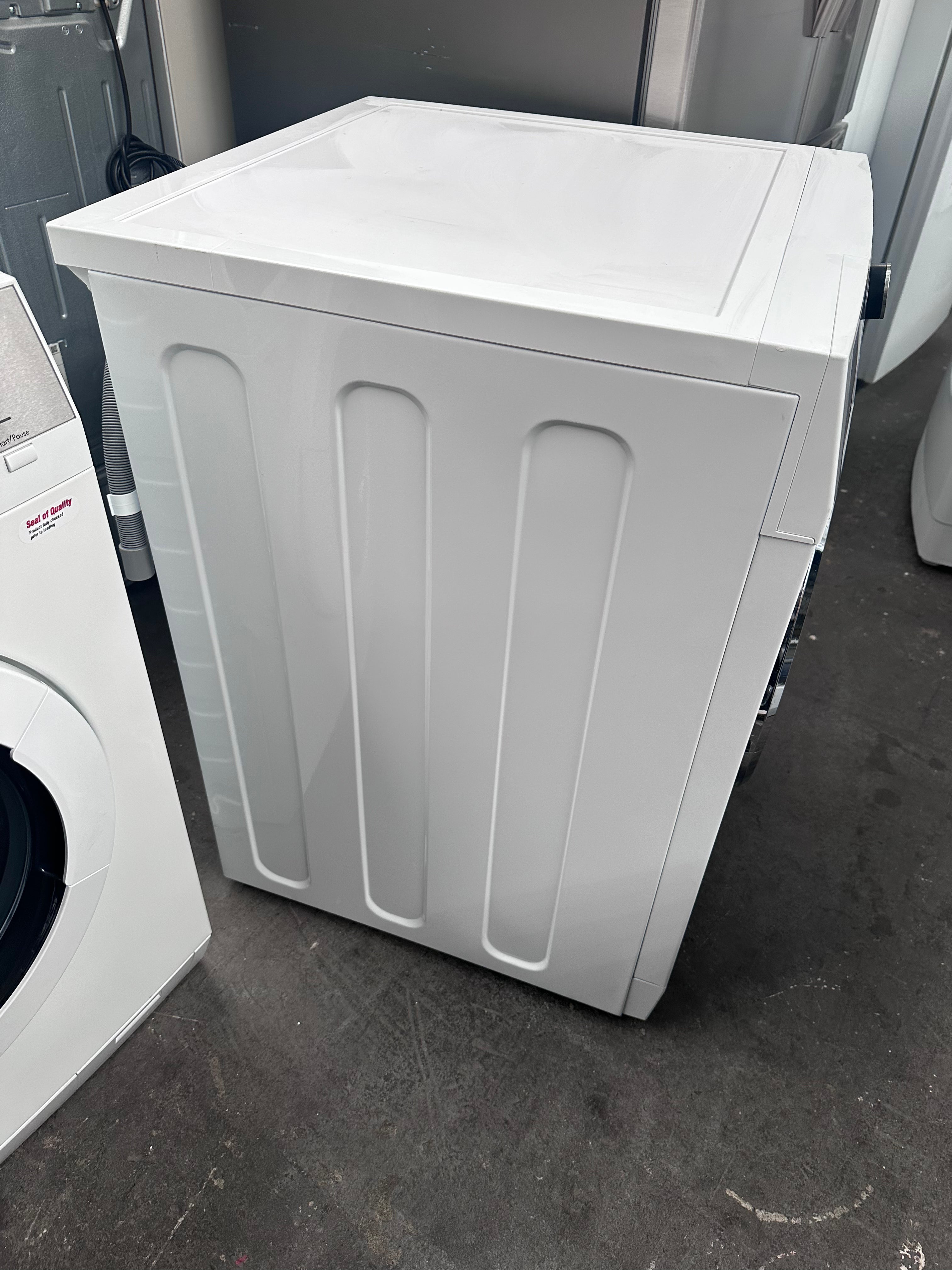 Fisher & Paykel WH9060J3 Series 3 9kg Front Load Washing Machine (Factory Second) - Perfect for Apartments, Laundromats & Small Homes