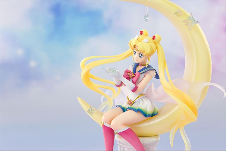 Bandai Figuarts Zero Chouette Sailor Moon Eternal Super Sailor Moon Action Figure - Bright Moon & Legendary Silver Crystal Collectible Statue - Perfect for Anime Fans, Display & Gift Giving
