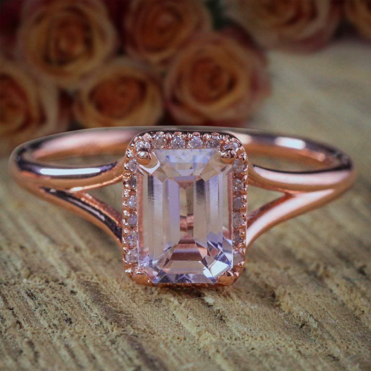 1.25 Carat Peach Pink Morganite & Diamond Halo Engagement Ring in 18K Gold Plating – Elegant Split Shank Design for Wedding, Proposal & Anniversary Gifts