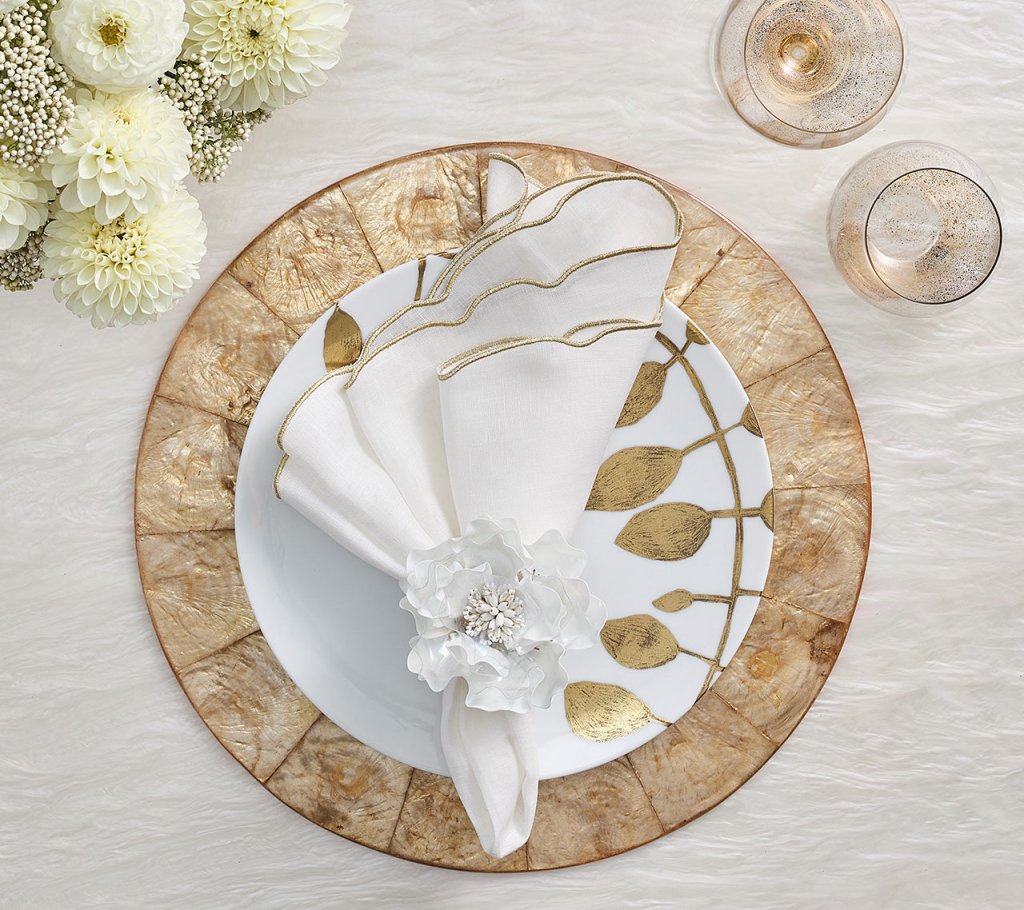 Round Capiz Placemats Set of 4 - Natural Shell Decor for Dining Table - Perfect for Dinner Parties, Wedding Decor & Home Decor