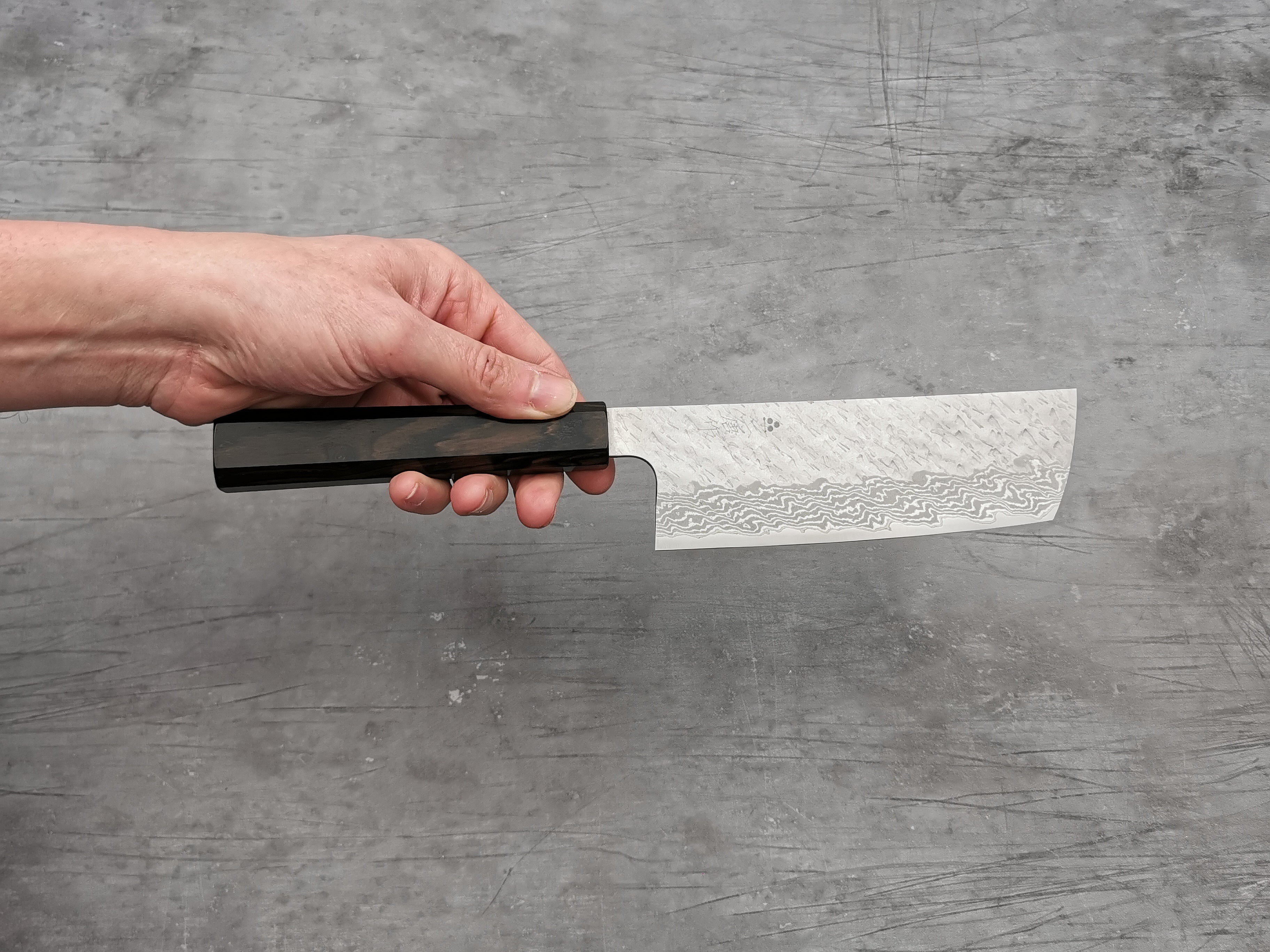 Nigara Hamono VG10 Damascus Nakiri Knife - Japanese Chef Knife for Vegetable Cutting, Slicing & Chopping - Perfect for Home Kitchen, Professional Cooking & Sushi Preparation