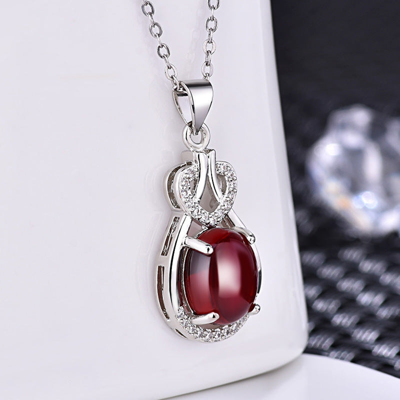 Vintage Chalcedony Agate Necklace Pendant - Natural Stone Jewelry for Women - Perfect for Boho Style, Gift Giving & Spiritual Healing
