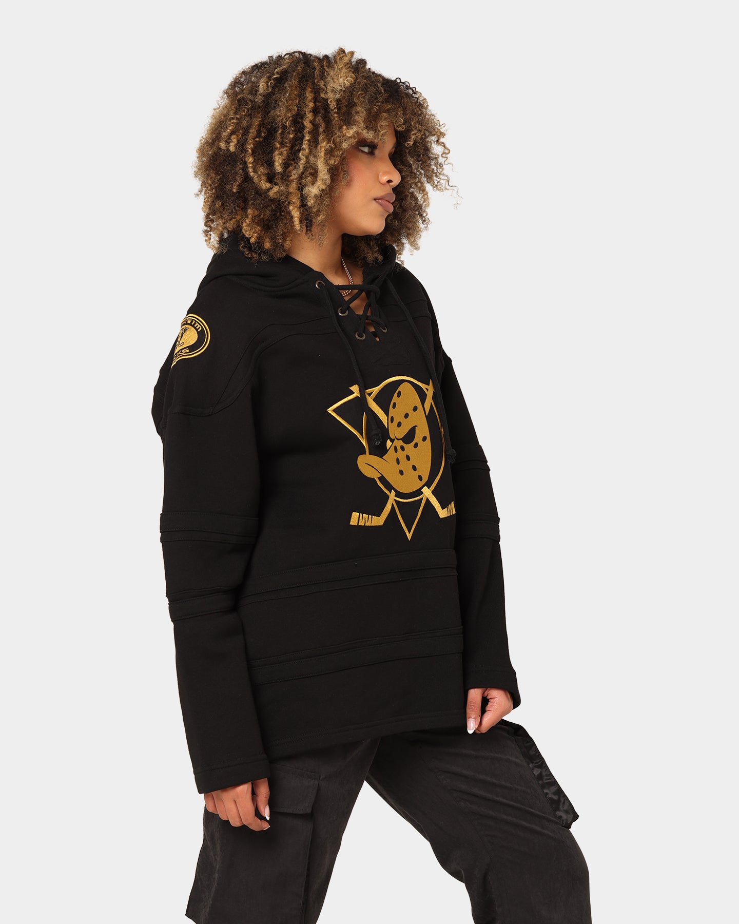 47 Brand Anaheim Ducks Superior Lacer Hoodie - Black & Gold NHL Hockey Pullover Sweatshirt for Men & Women | Game Day, Casual Wear & Outdoor Activities