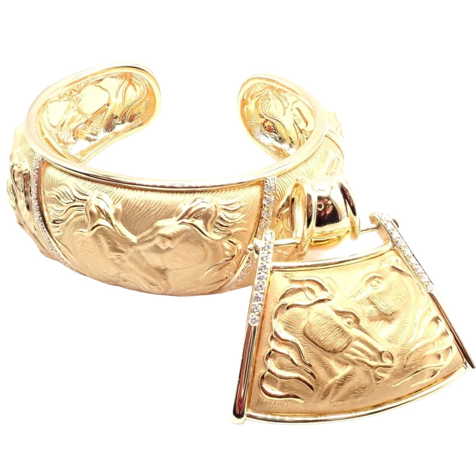 Authentic Carrera Y Carrera 18k Yellow Gold Horse Pendant & Bracelet Set - Elegant Equestrian Jewelry for Women, Perfect Gift for Horse Lovers & Special Occasions