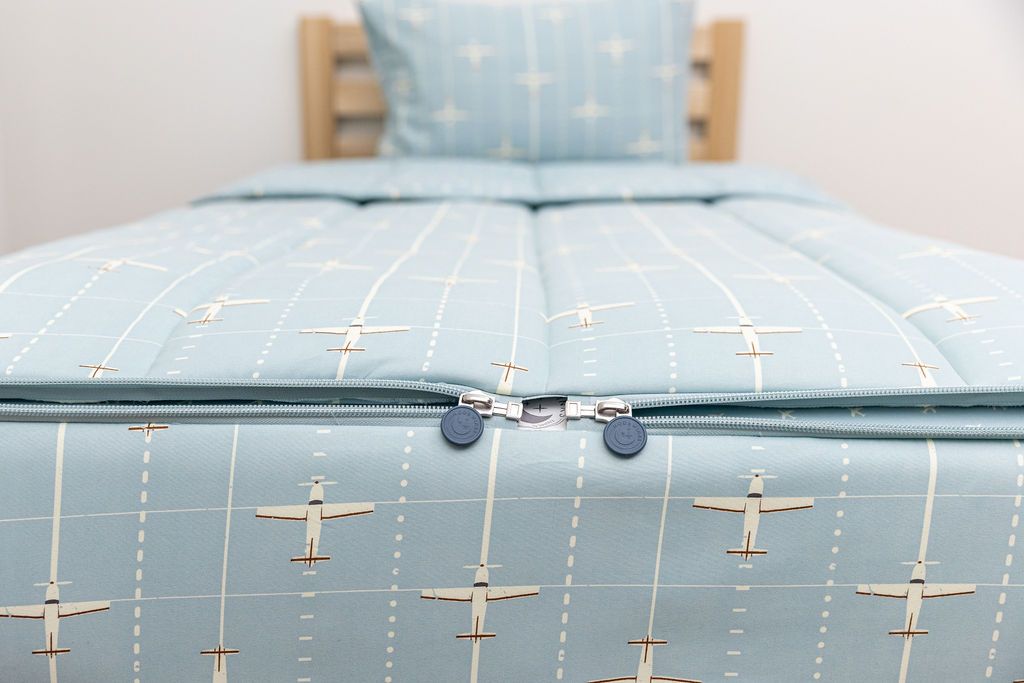 Take Flight Zipper Bedding Set - Soft & Breathable Comfort for Kids & Adults - Perfect for Bedrooms, Dorms, and Travel