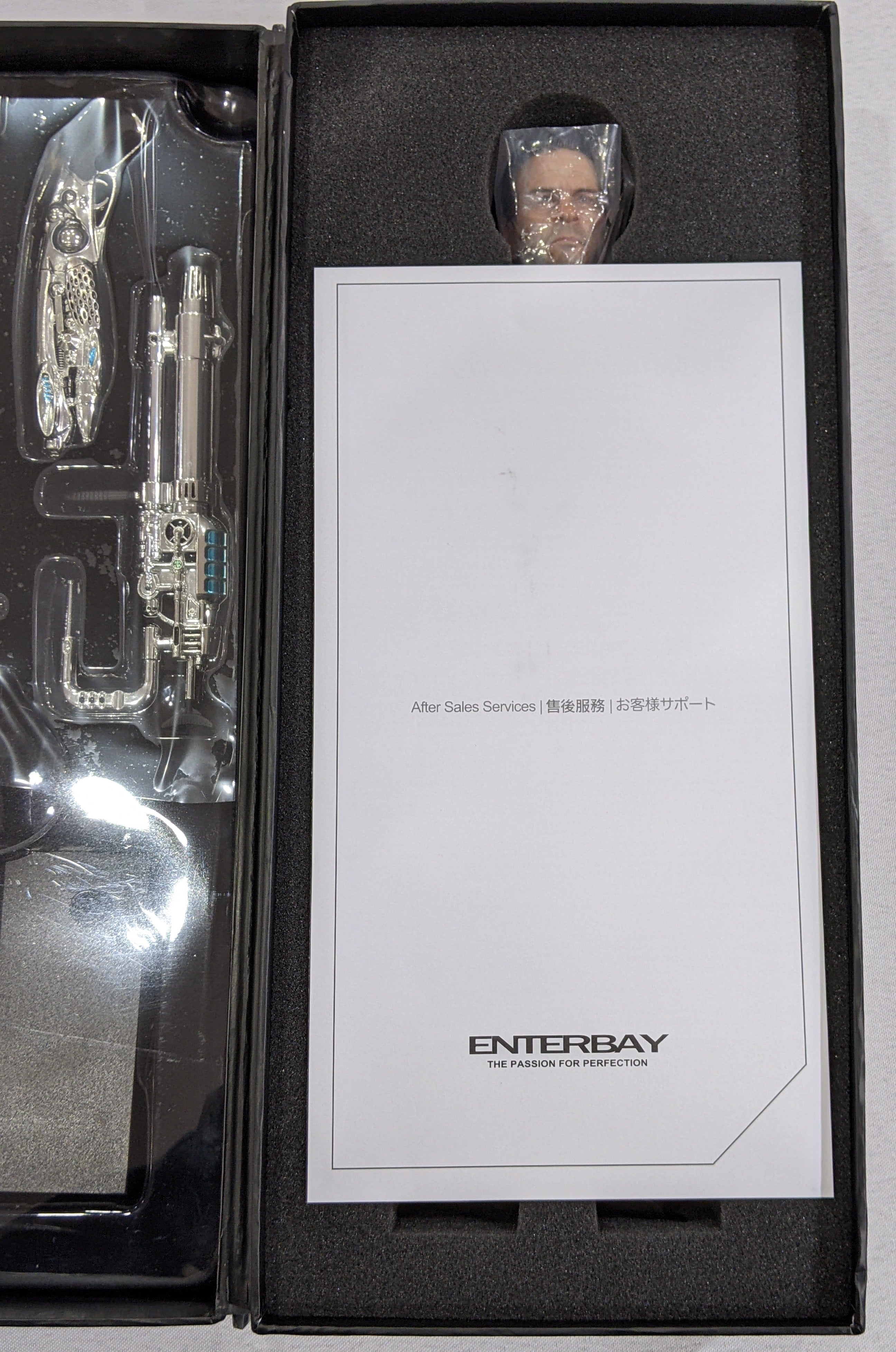 Enterbay Real Masterpiece 1/6 Scale Men In Black 3 Agent K Action Figure Collectible - Perfect for Movie Fans & Collectors Display