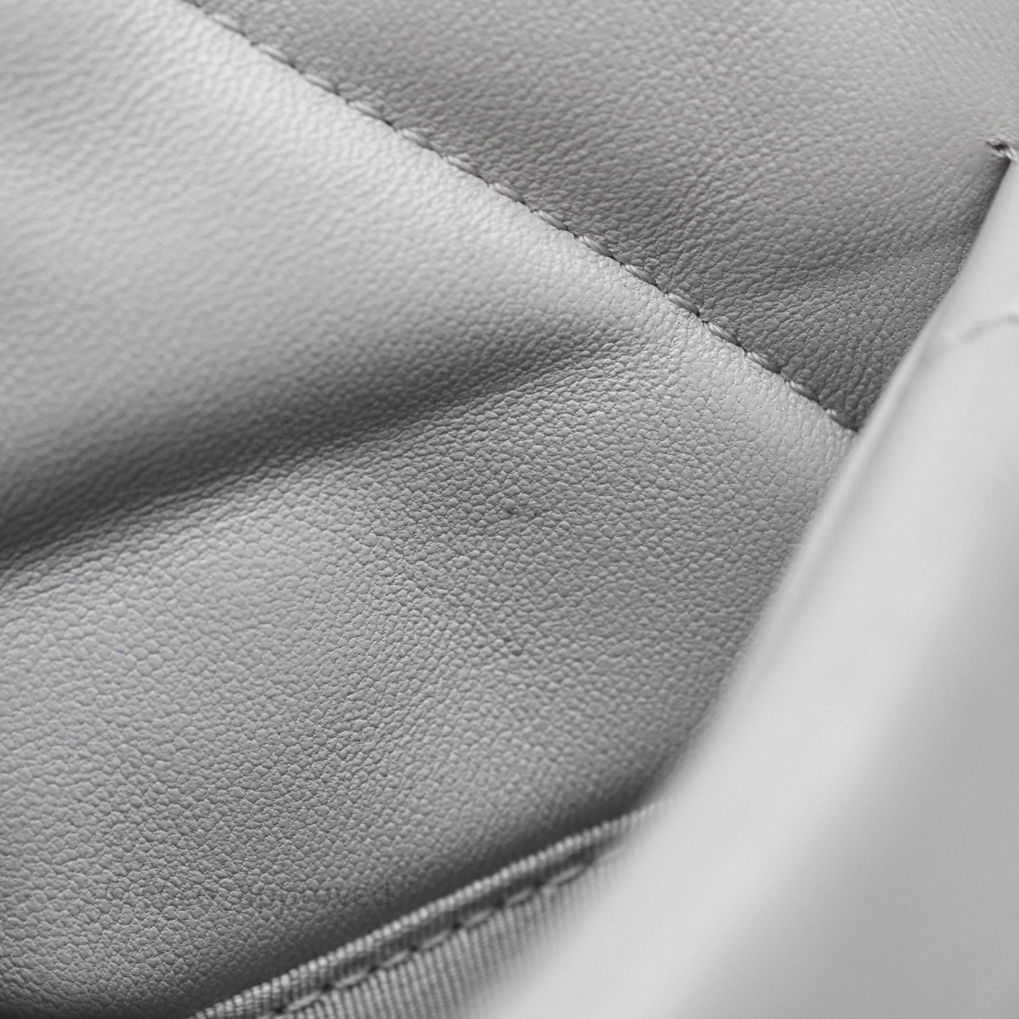 Chanel 19 Small Handbag in Light Grey with Mixed Hardware - Luxury Crossbody Bag for Women, Perfect for Everyday Use & Special Occasions