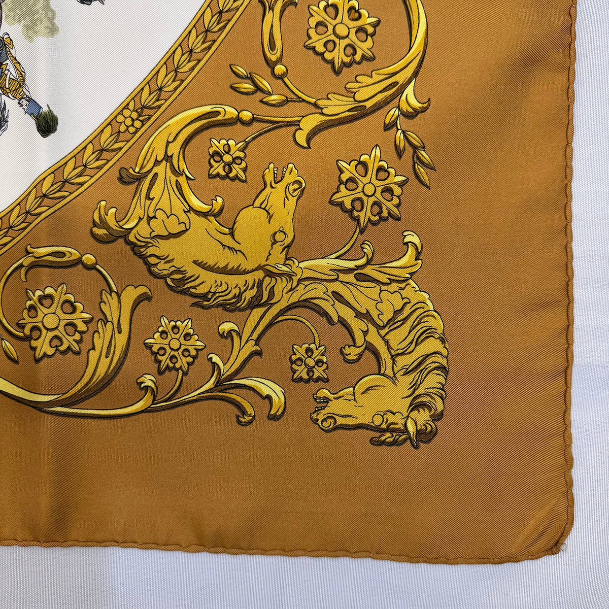 Hermes Hommage A Central Park Silk Scarf - Luxury Fashion Accessory for Women, Perfect for Gifts, Parties & Elegant Outfits