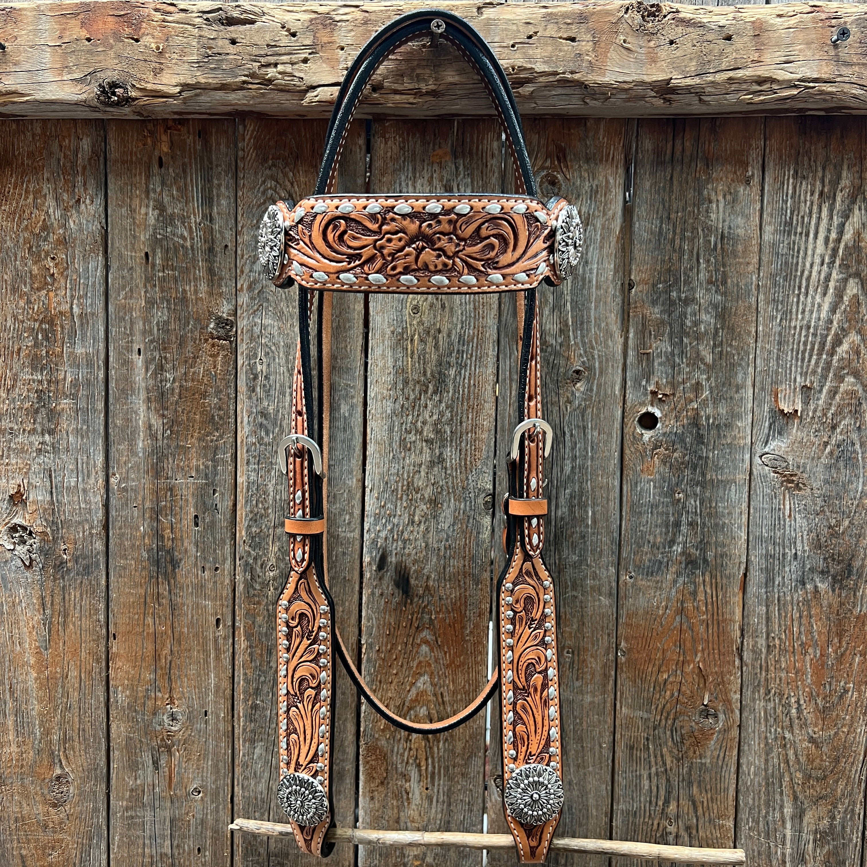 Premium Silver Buckstitch & Pinwheel Browband with One Ear & Breastcollar Tack Set #BBBC630 – Perfect for Western Horse Shows, Rodeos, and Equestrian Events