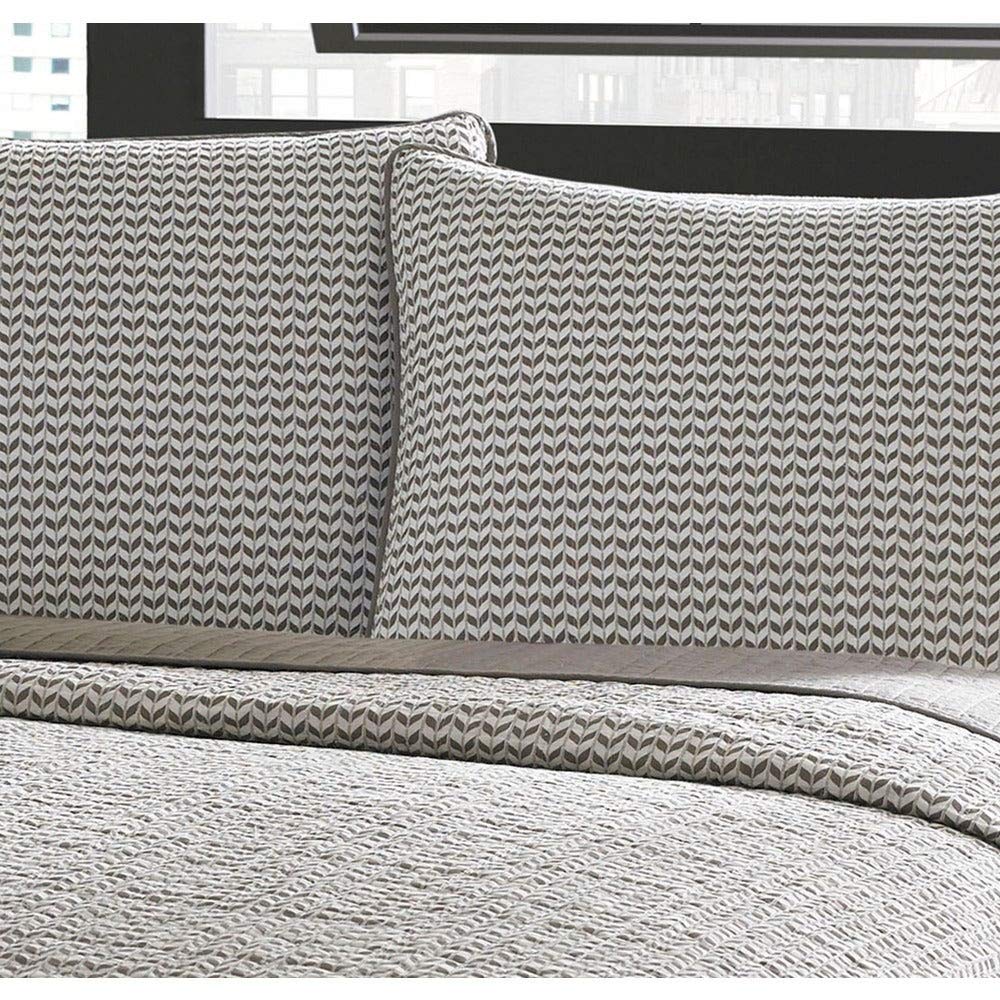 Mid-Century Modern 3-Piece Reversible King Size Quilt Set - Ultra Soft Lightweight Cotton Coverlet with Geometric Pattern in Taupe & Brown | Durable & Comfortable for Bedroom Decor, Guest Room, and Cozy Home Styling