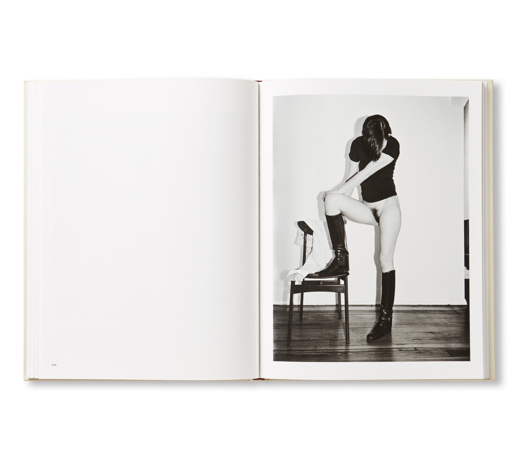 8 WOMEN by Collier Schorr - Contemporary Art Photography Book - Perfect for Art Collectors, Photography Enthusiasts & Home Decor