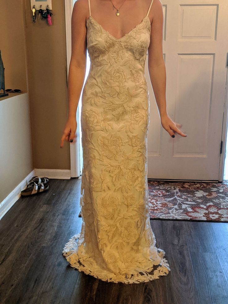 BHLDN Tadashi Shoji Montana Wedding Dress - Elegant Lace Bridal Gown for Bride, Perfect for Church Ceremony & Outdoor Wedding Photos