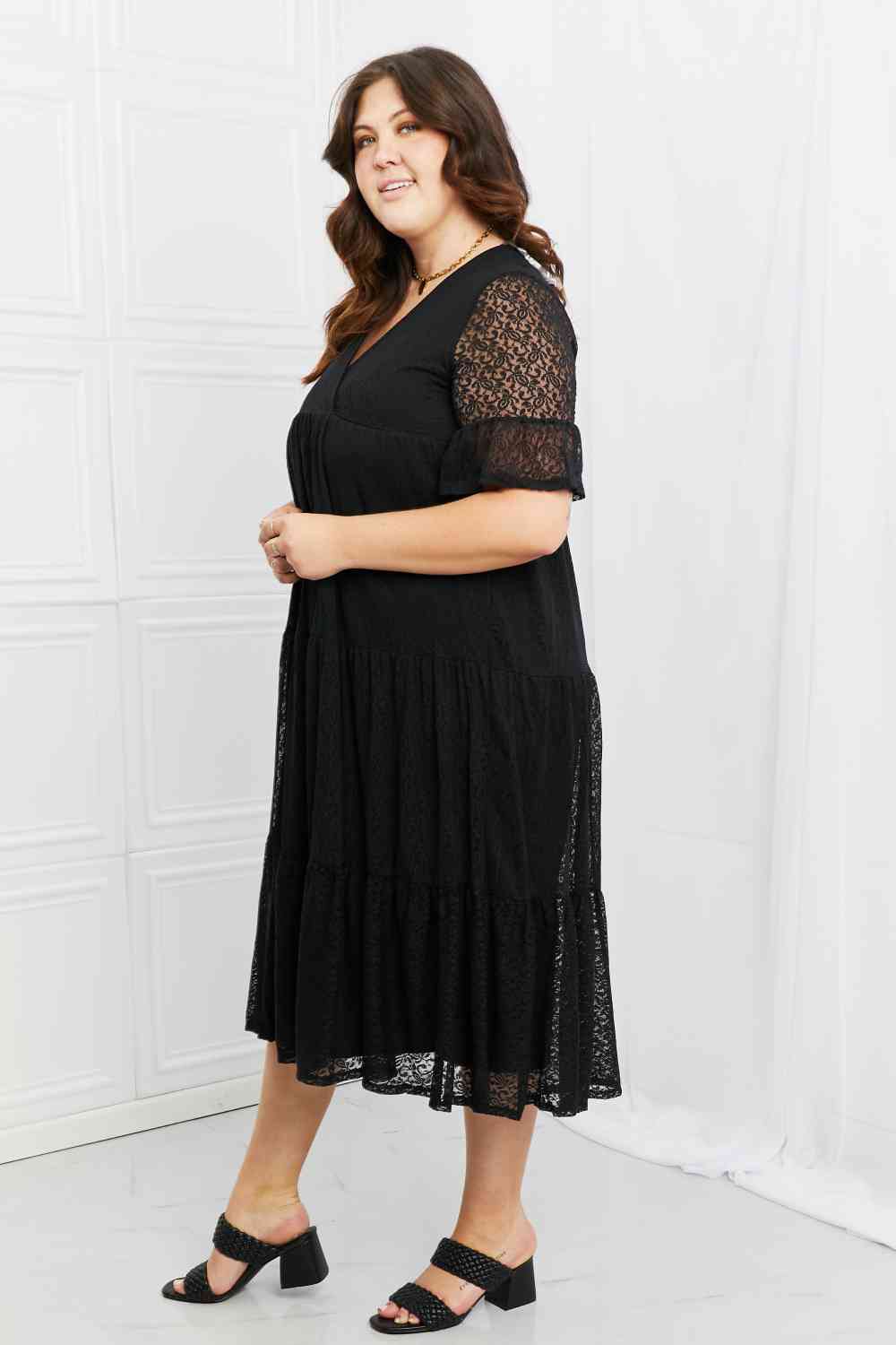 Elegant Lace Full-Length Tiered Dress for Women - Perfect for Weddings, Parties & Special Occasions