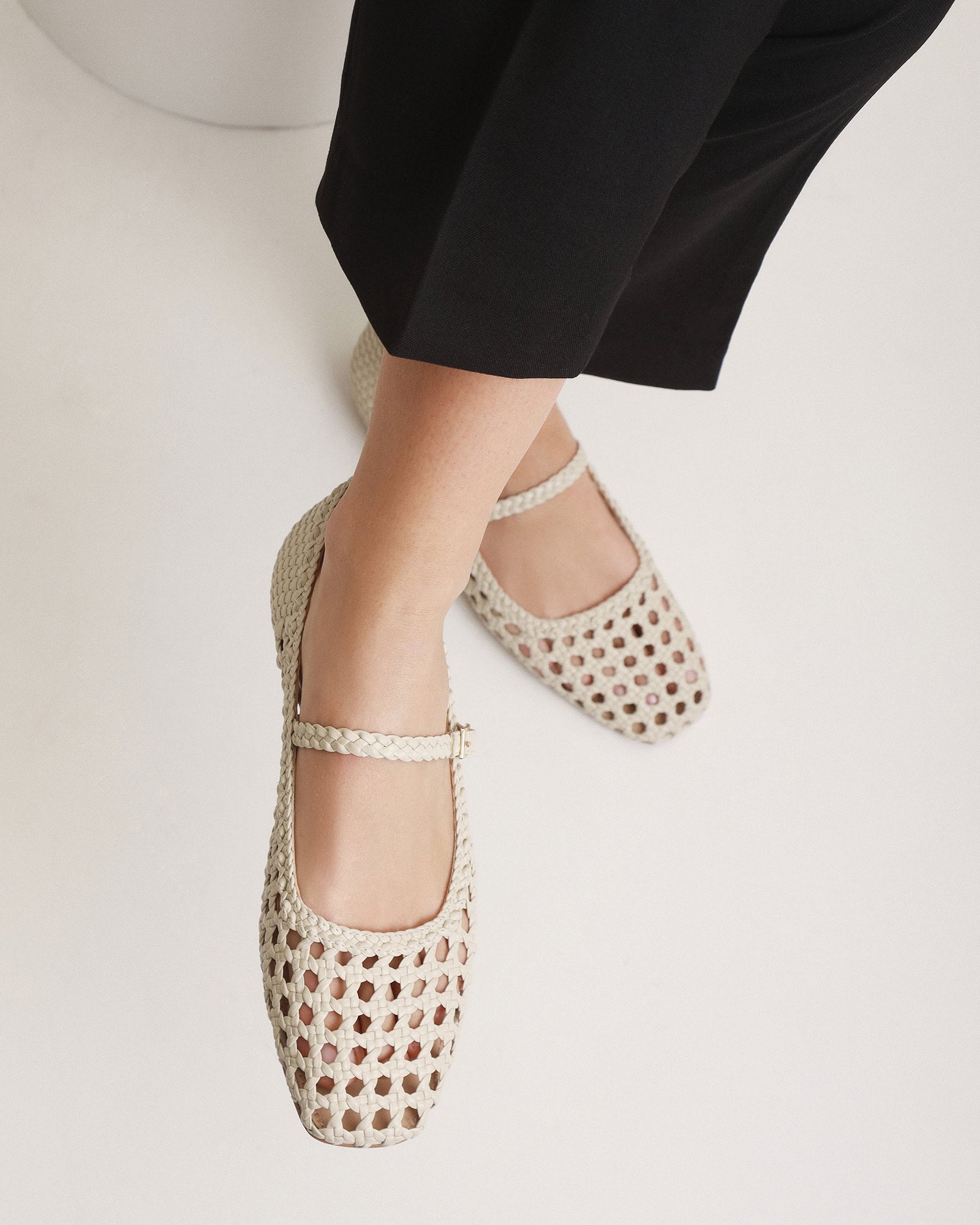 **Willis Casual Flats - Off White Leather Women's Shoes for Comfortable Everyday Wear**