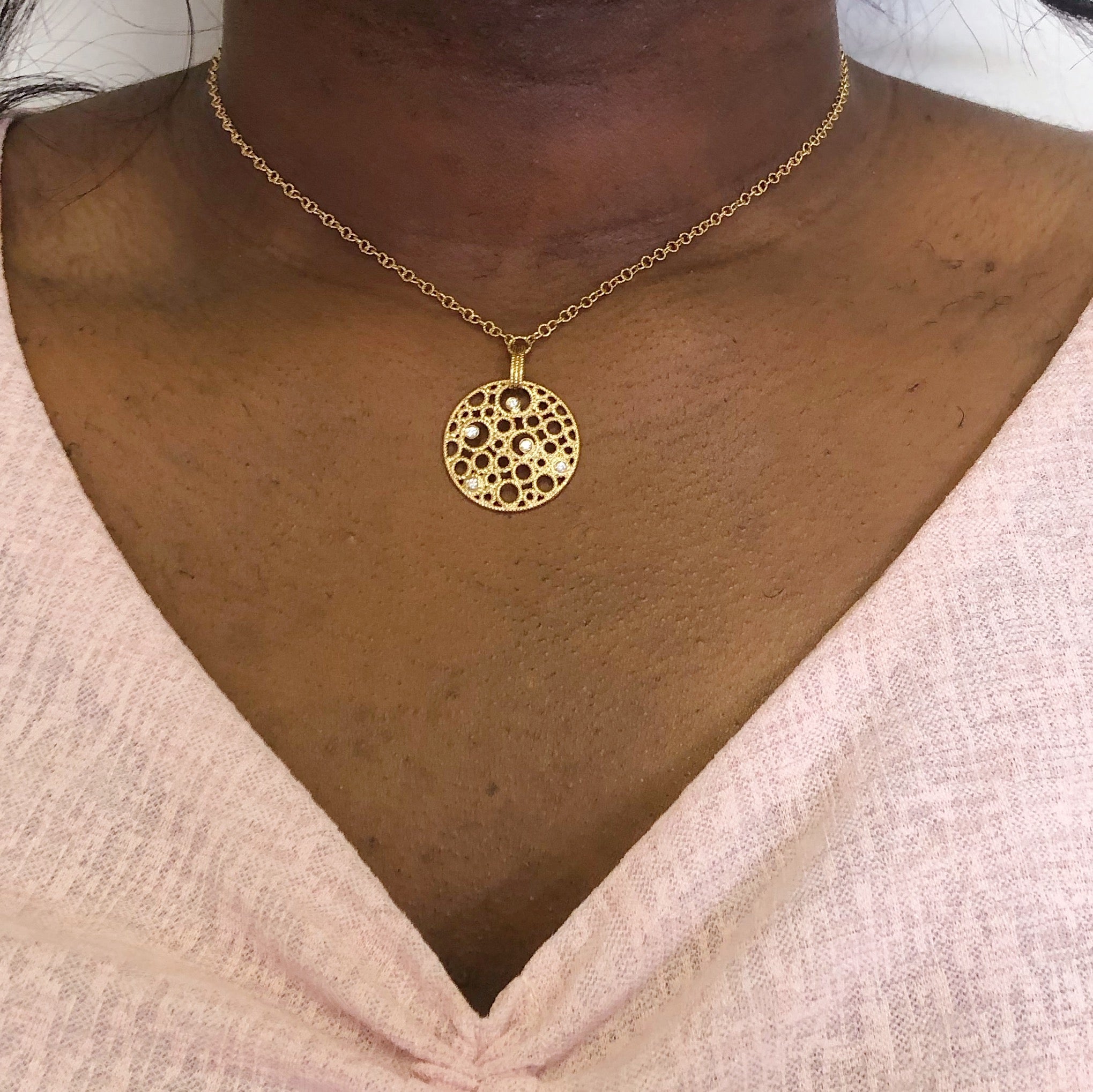 Roberto Coin Diamond Filigree Necklace - 0.10ctw Diamond Pendant, 16 Inch 14K White Gold Chain, Elegant Jewelry Gift for Women | Perfect for Weddings, Anniversaries & Special Occasions