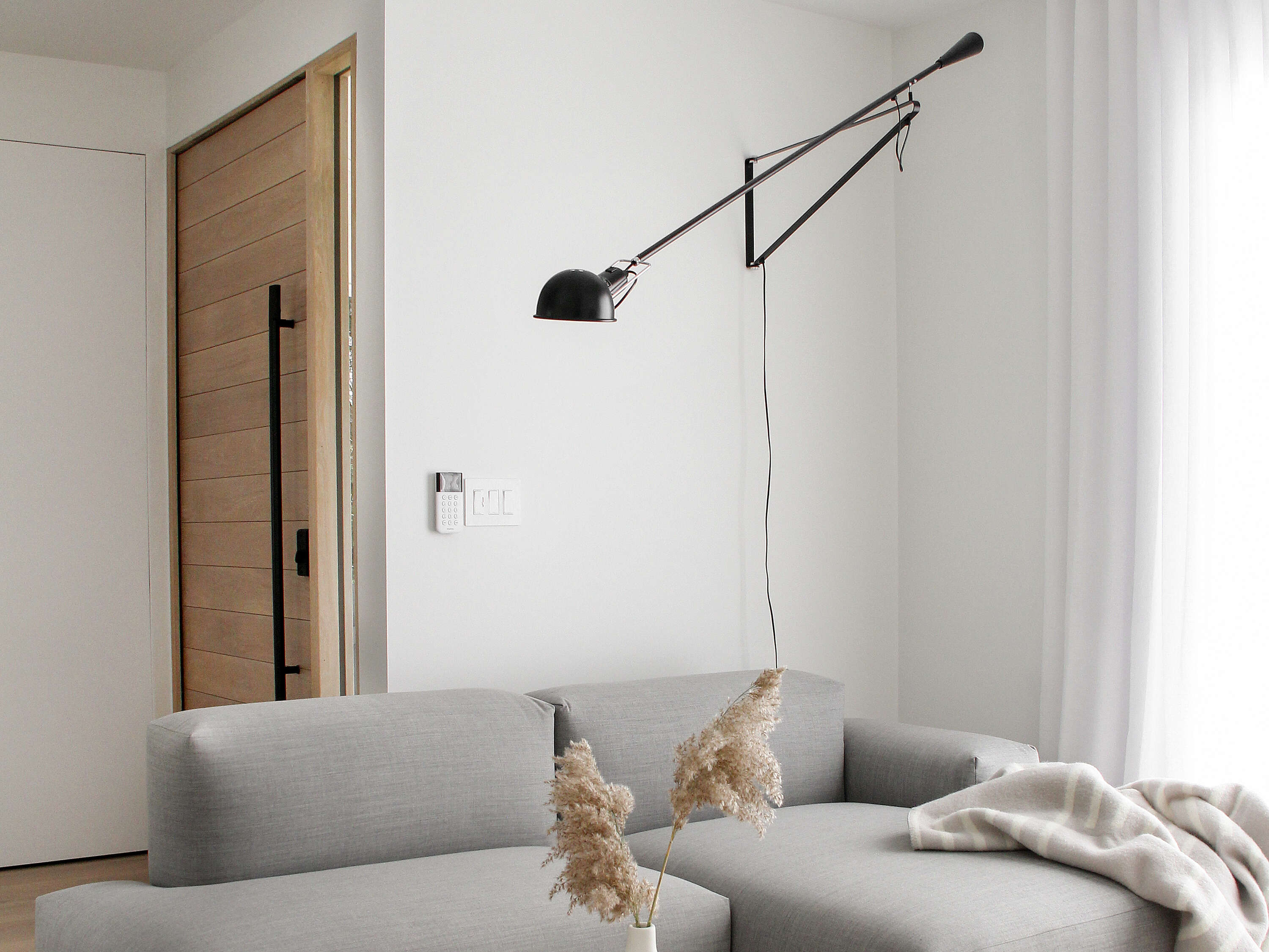 Flos 265 Wall Lamp - Modern LED Sconce Light Fixture for Bedroom, Living Room & Hallway - Dimmable Indoor Wall Lighting with Adjustable Arms