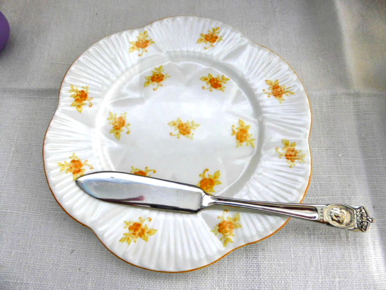 Vintage Shelley Yellow Rosebud Chintz Plate - 6 Inch Bread & Cake Dish for Tea Party, Afternoon Tea, or Collectible Display (1930s Antique China)