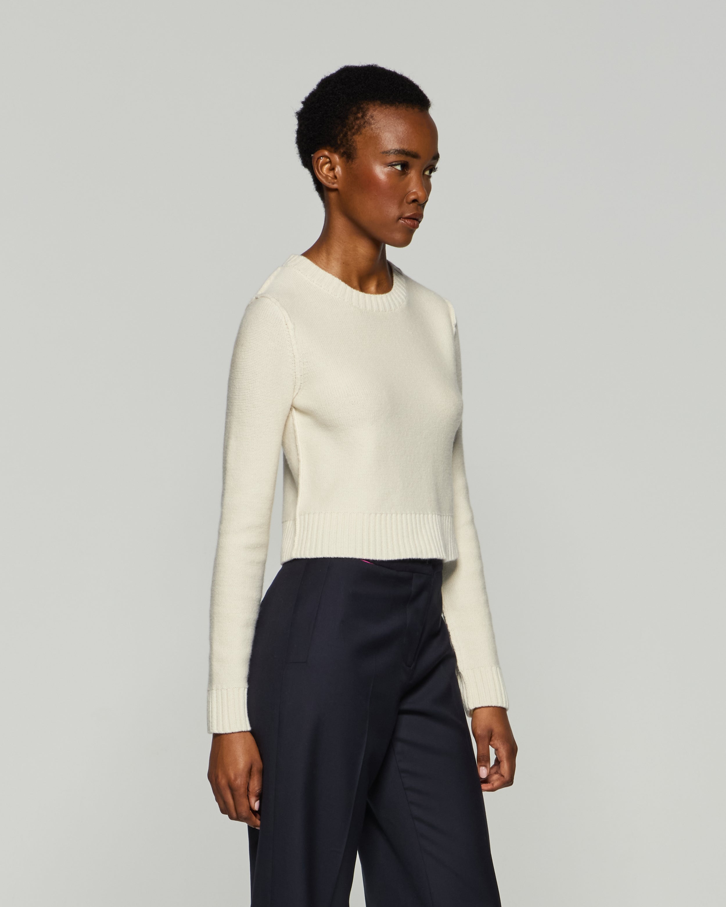 Women's Soft Cream Round Neck Knit Sweater - Cozy Winter Pullover for Casual Outfits & Layering