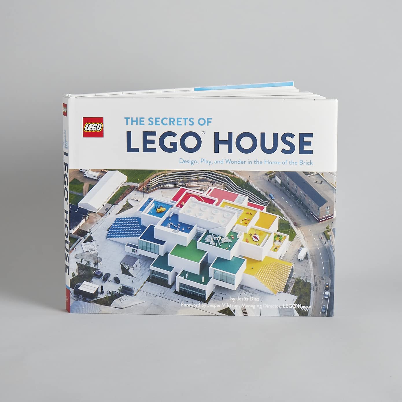 The Secrets of LEGO House: Exclusive LEGO x Chronicle Books Collaboration - Perfect for LEGO Fans, Collectors & Creative Play at Home