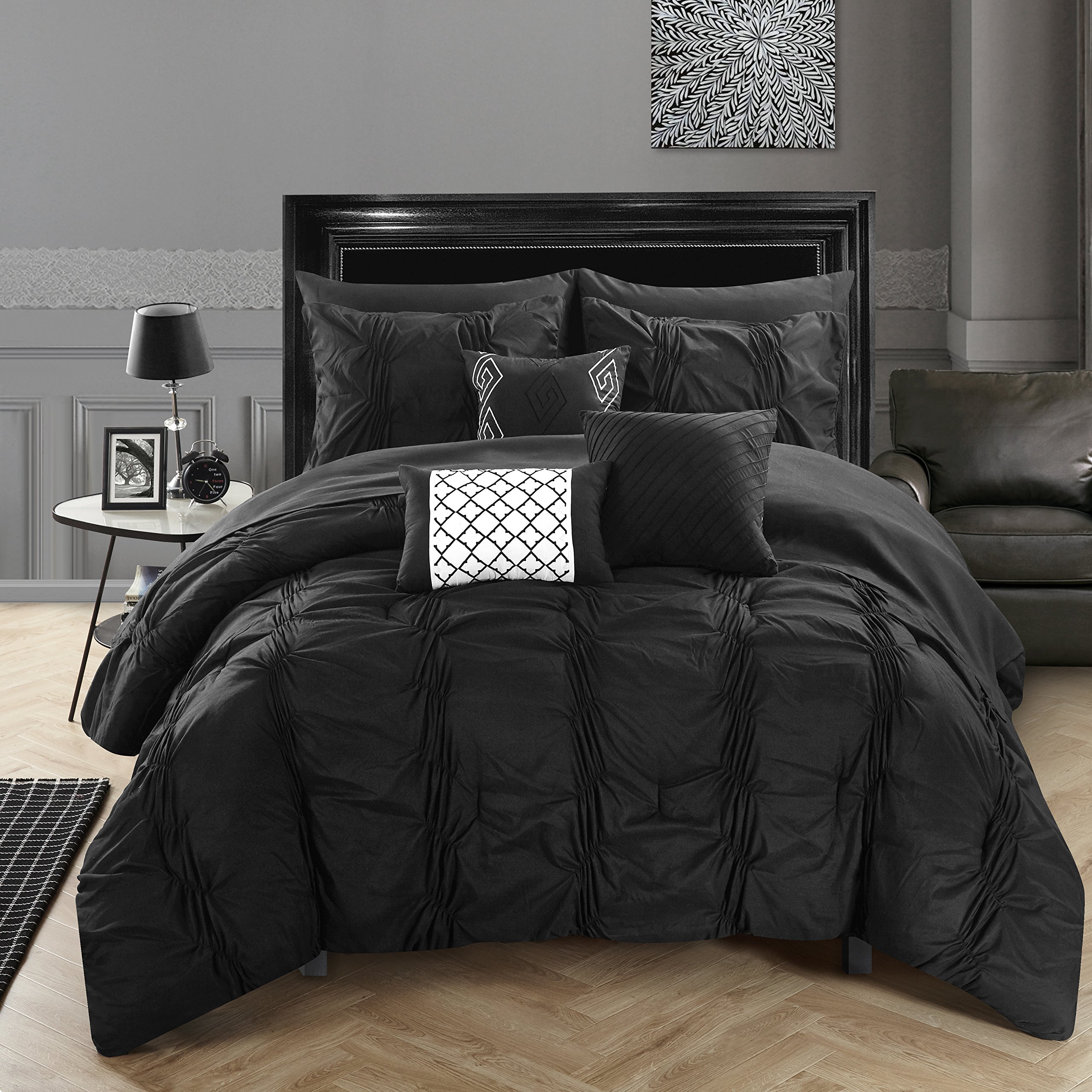 Stylish Tori Queen Size Bedding Set in Black - Soft & Comfortable Luxury Bed Sheets for Modern Bedrooms