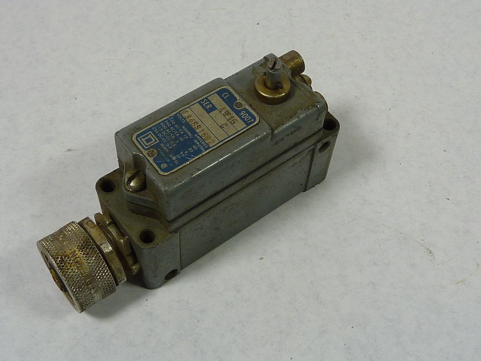 Heavy Duty Limit Switch - Industrial Grade Safety Switch for Machinery & Equipment | Perfect for CNC, Conveyors, and Automation Systems