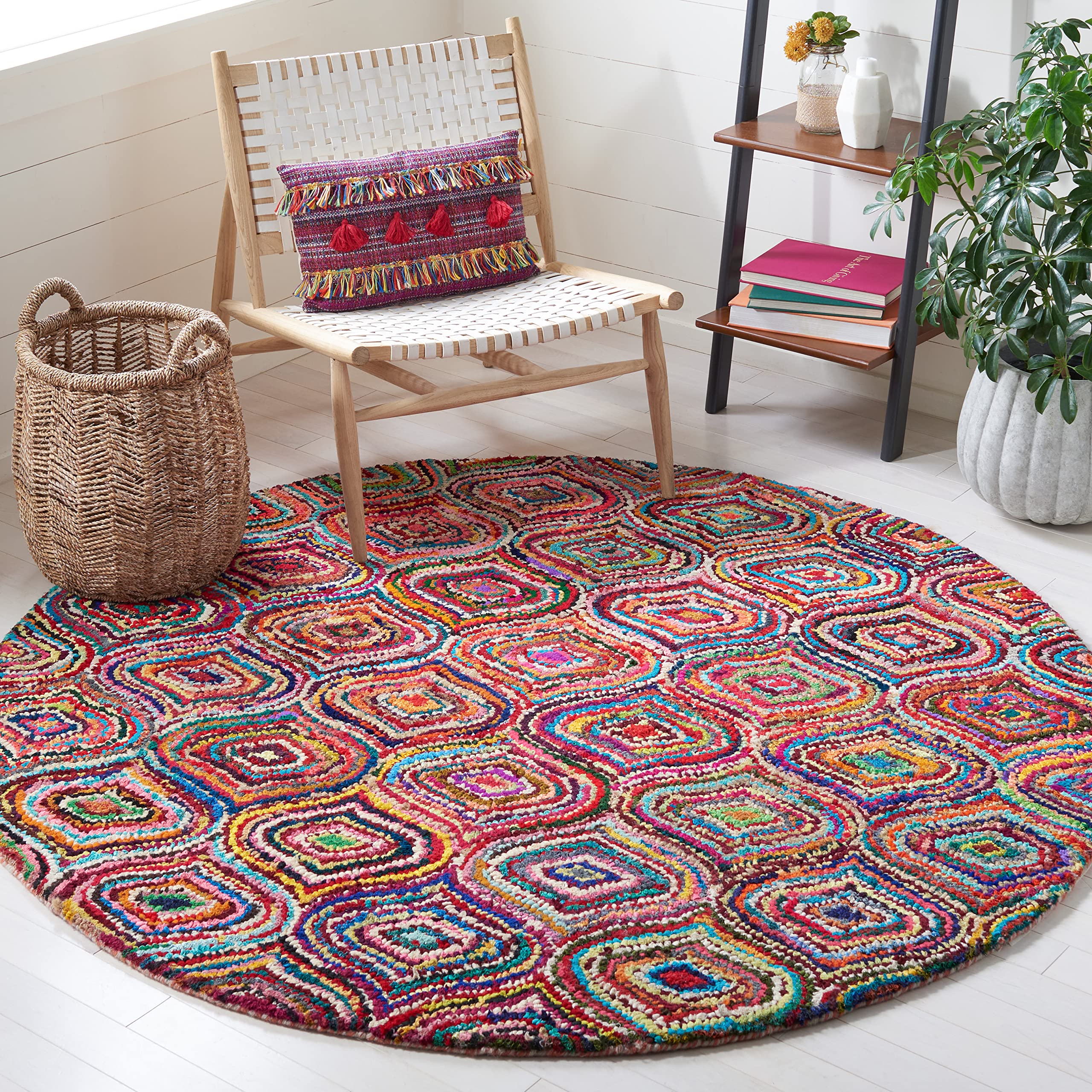 SAFAVIEH Nantucket Collection 6' Round Yellow Multi Handmade Cotton Area Rug - Perfect for Entryway, Foyer, Living Room, Bedroom & Kitchen Decor