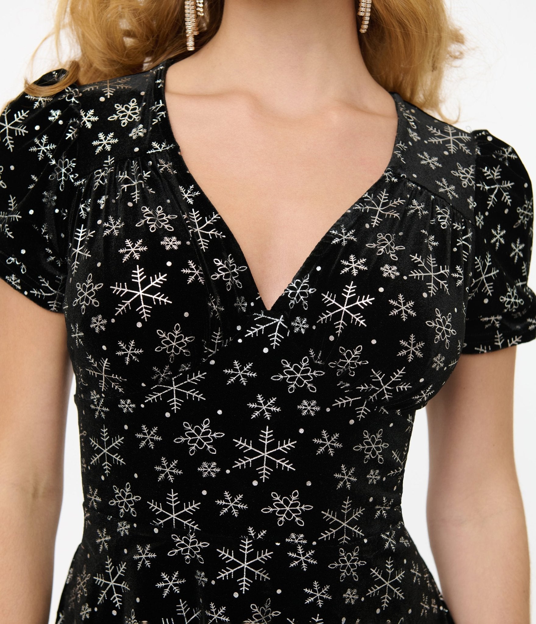 Vintage 1950s Hell Bunny Black & Silver Metallic Snowflake Velvet Fit & Flare Dress - Retro Swing Dress for Christmas Party, Holiday Celebration & Pinup Fashion
