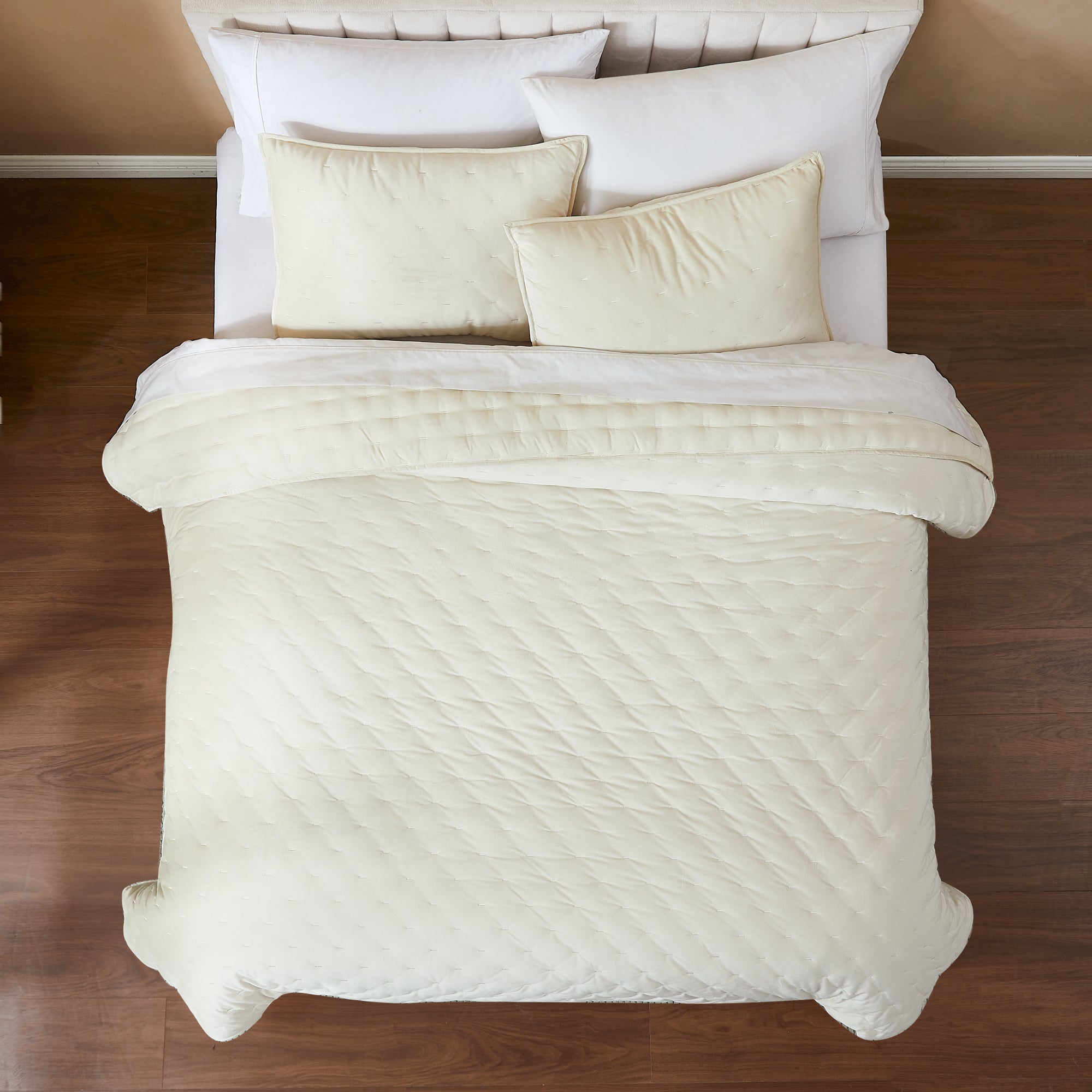 Haven Velvet Embroidered Quilt Set - Ultra Soft 3-Piece Bedding Set for Queen/King Size Beds | Luxury Bedroom Decor & Cozy Winter Nights