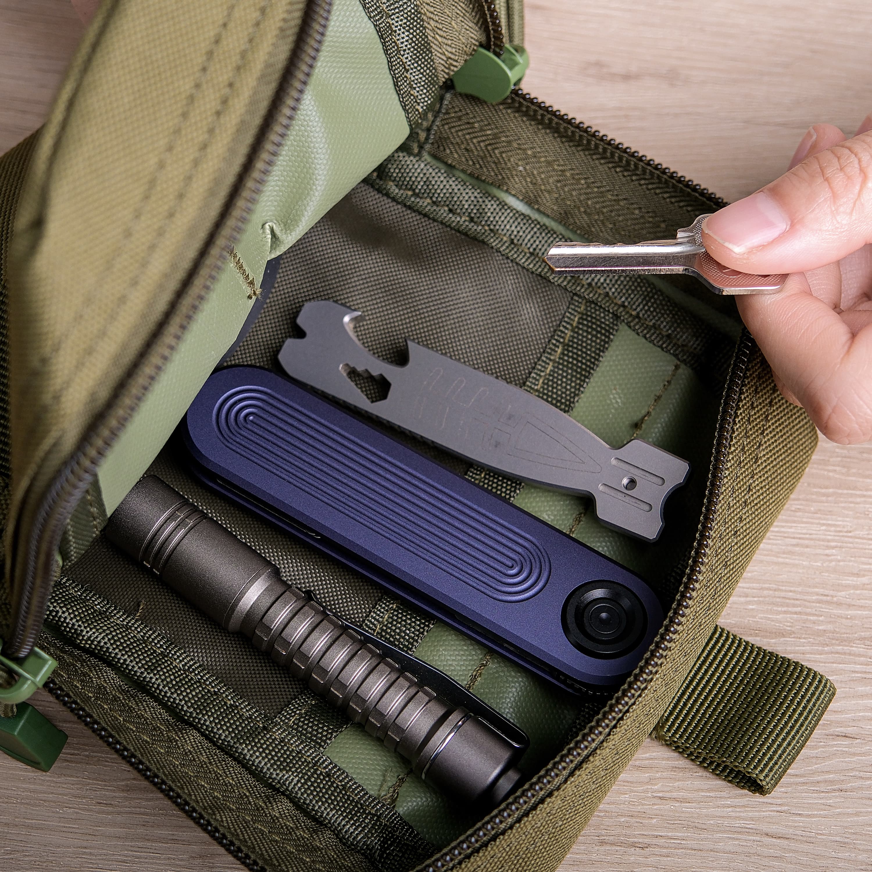 Corgi V 295 Vanchor Lock Folding Knife - 2.95