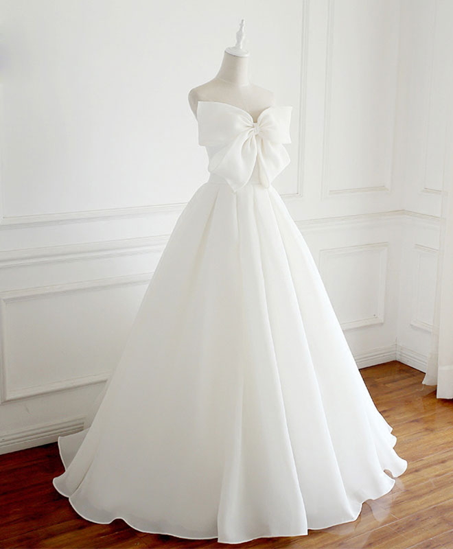 Elegant White Sweetheart Long Prom Dress - Formal Evening Gown for Homecoming, Wedding, and Special Occasions