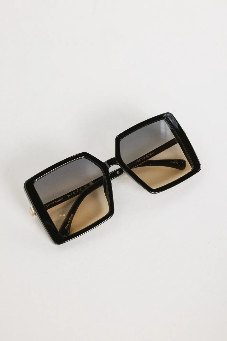 Elara Oversized Black Sunglasses for Women - Trendy UV Protection Shades for Beach, Driving & Outdoor Activities