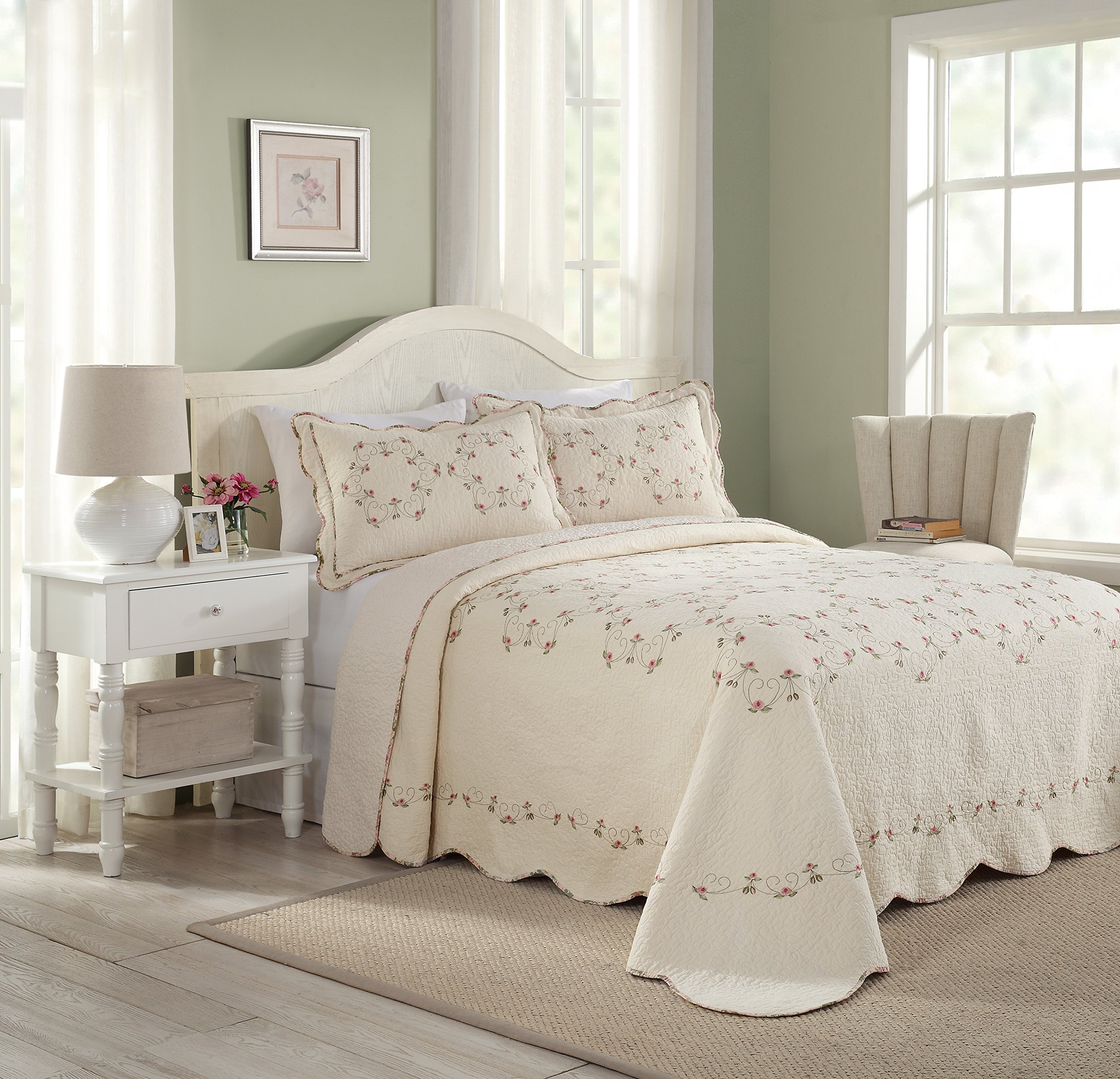 Felisa Floral Embroidered Quilted Bedspread - Lightweight All-Season Vintage Bedding for Queen Size (102