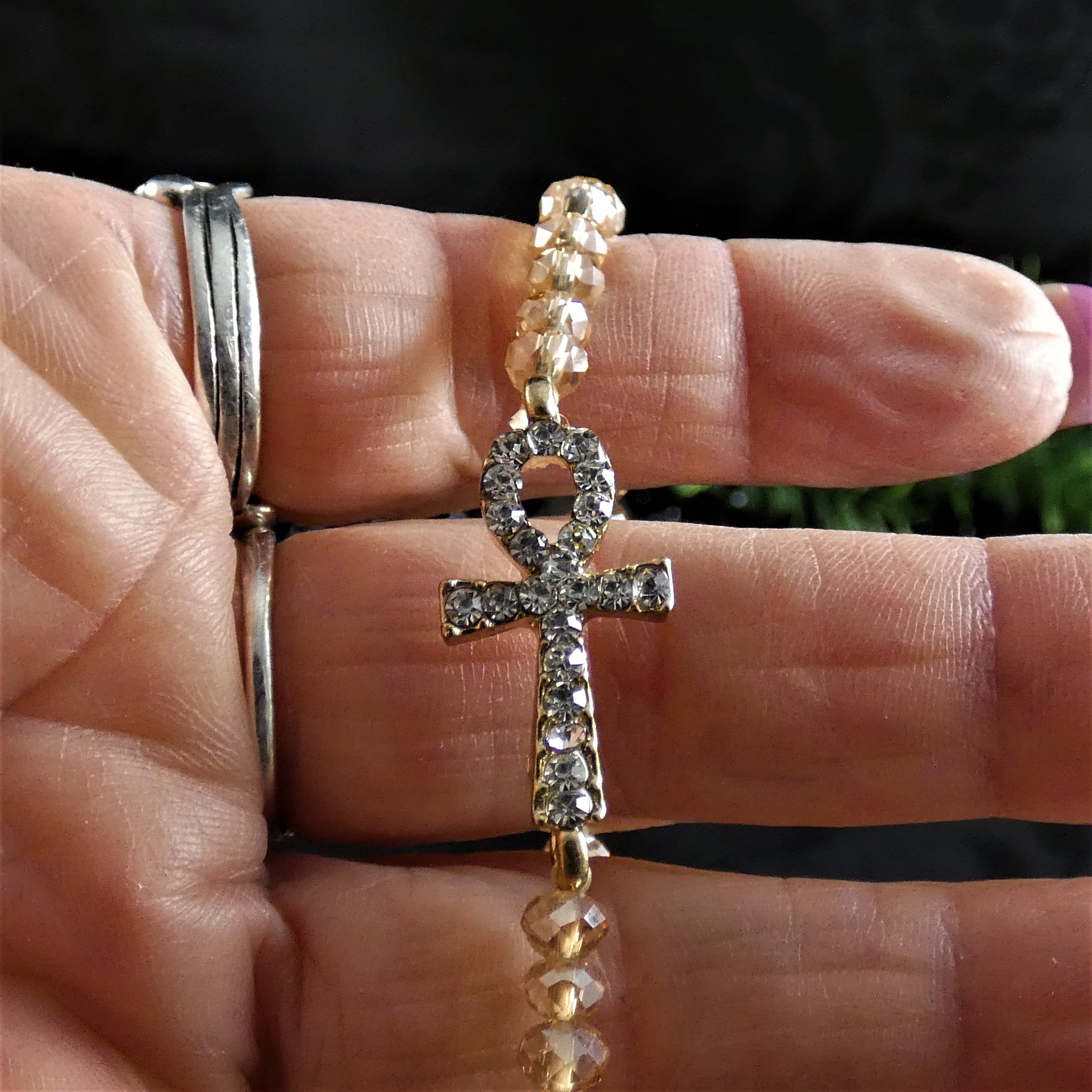 Ankh Crystal Bracelet for Women - Egyptian Cross Pendant Healing Stone Jewelry - Spiritual Protection & Positive Energy - Perfect for Meditation, Yoga & Gift Giving