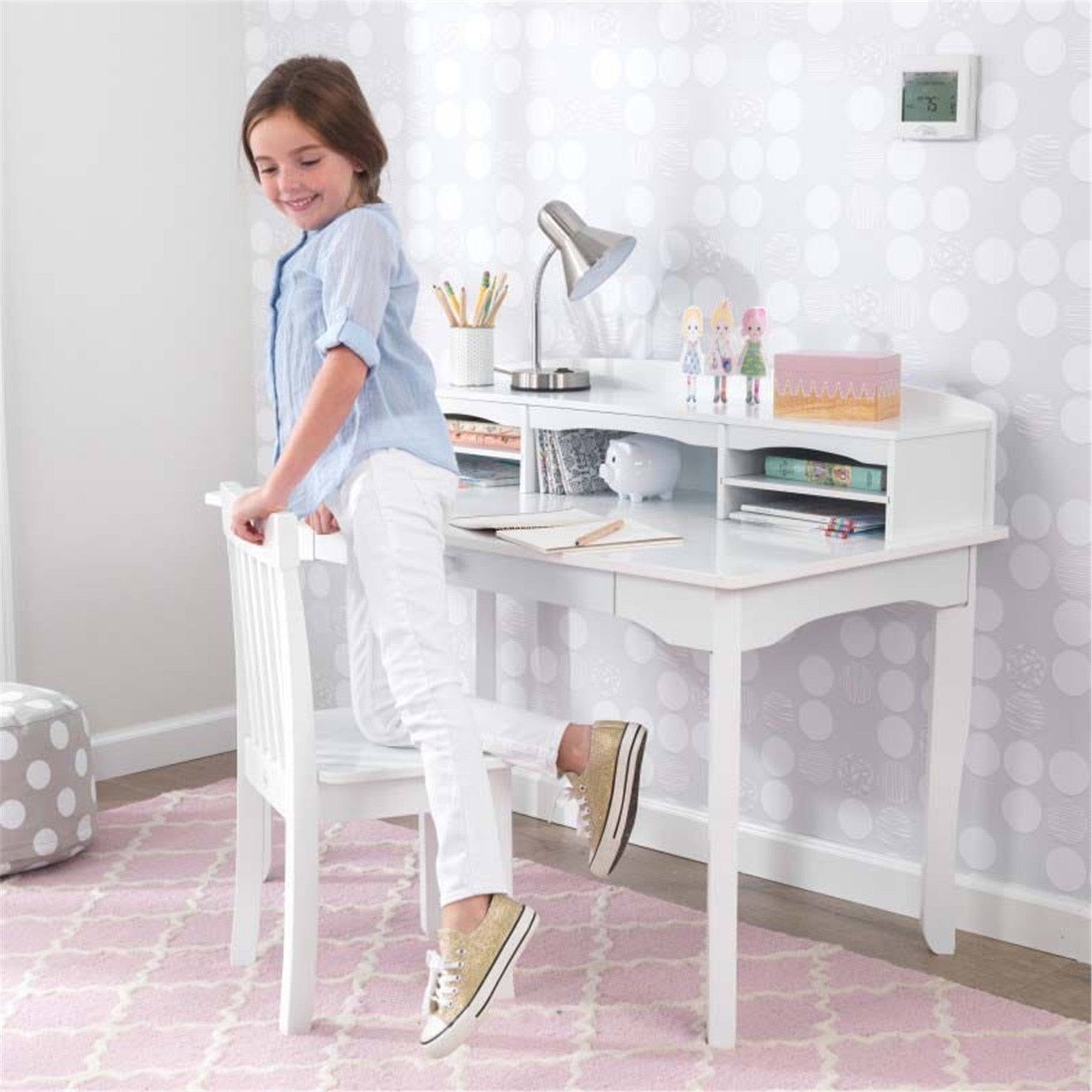 KidKraft Avalon Kids Desk with Hutch and Chair - White Study Desk for Children's Room, Homework & Art Station - Perfect for Learning, Drawing & Organizing School Supplies