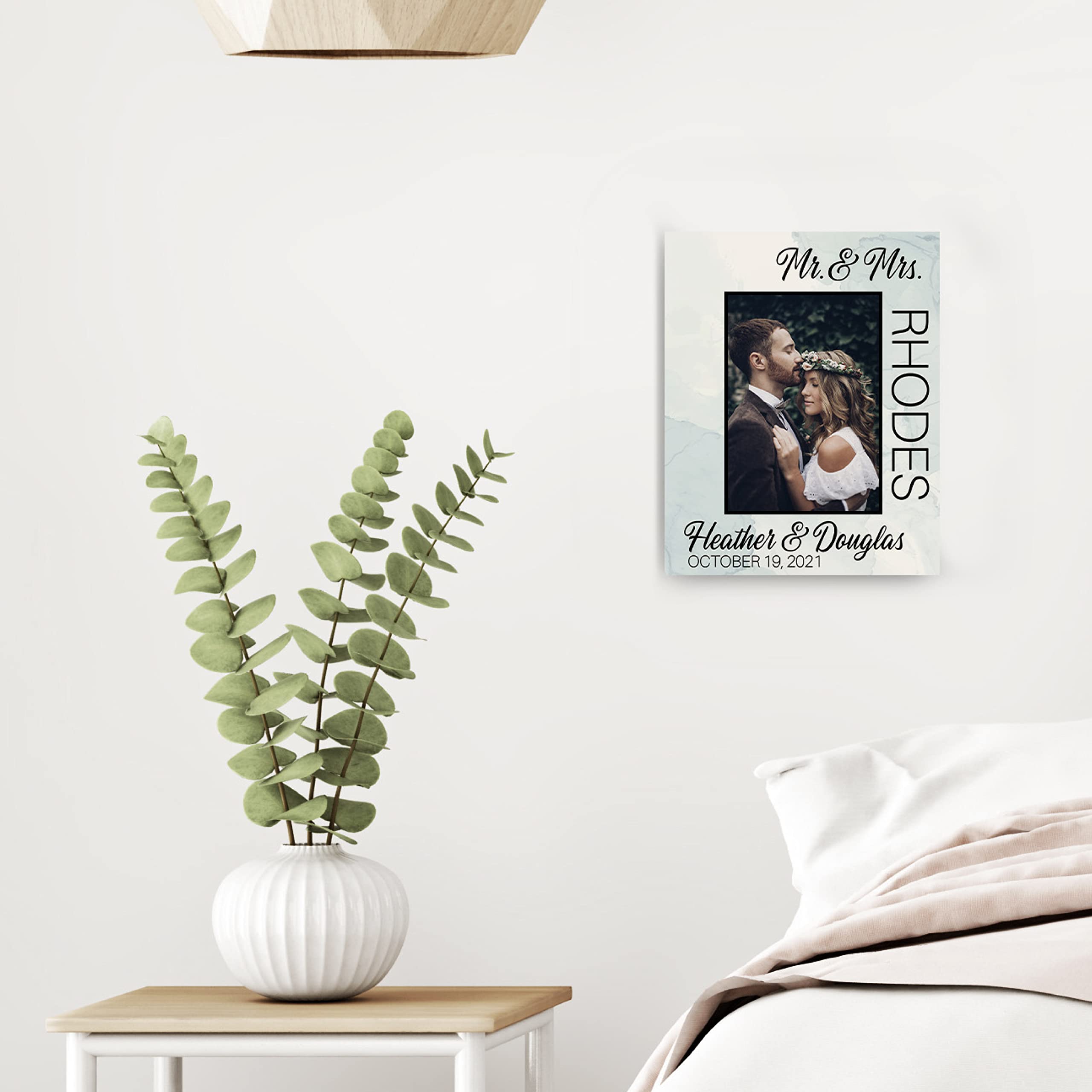 Personalized Mr and Mrs Picture Frame for Couples - Wedding, Engagement & Anniversary Gifts - 2 Sizes & 9 Designs - Custom Photo Frame for Newlyweds, Boyfriend & Girlfriend | Perfect for Home Decor, Bedroom Display & Romantic Gift Giving