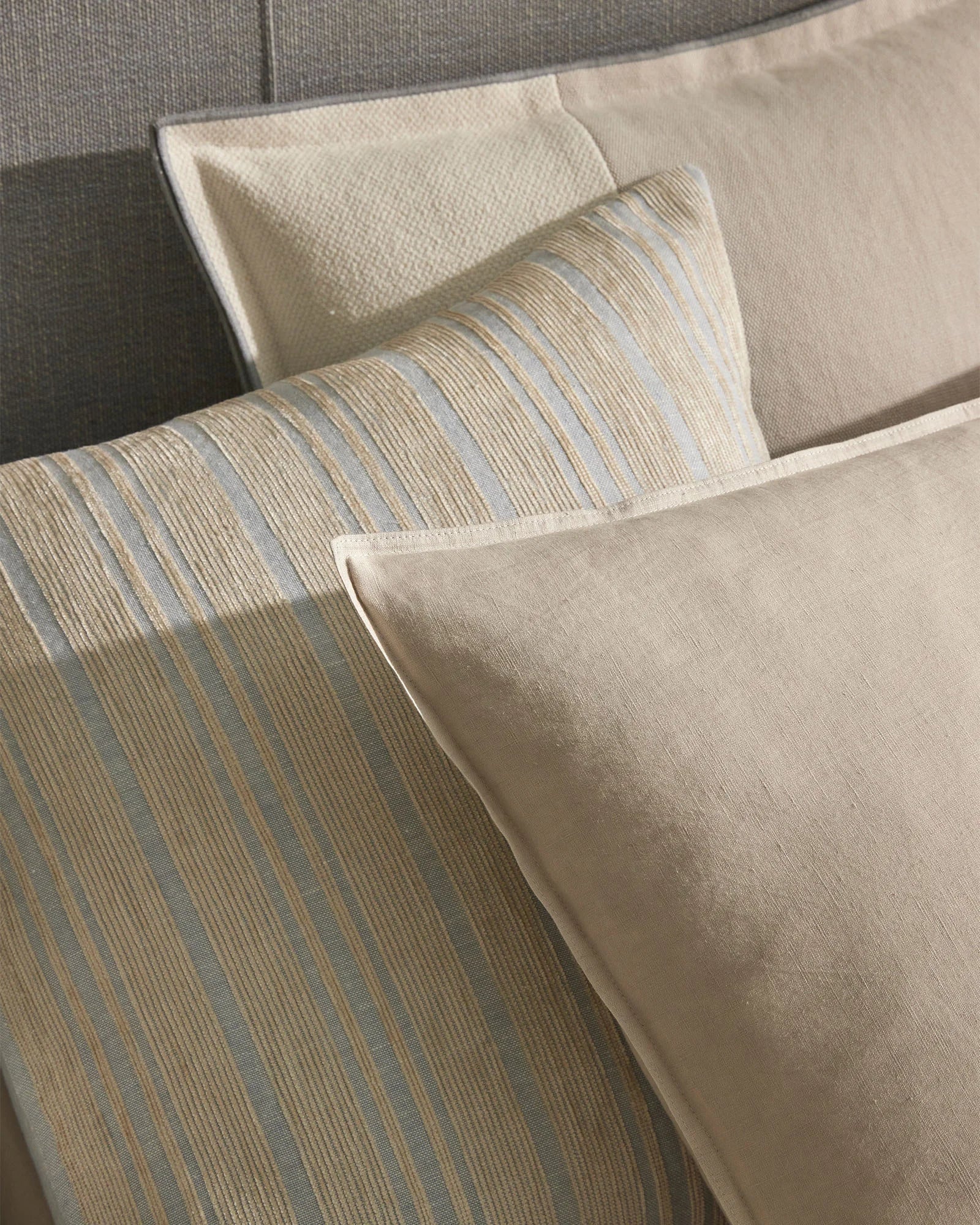 Adriana Cushion Glacier - Ultra Soft Throw Pillow for Sofa & Bed - Perfect for Living Room Decor, Bedroom Accent, and Cozy Home Comfort