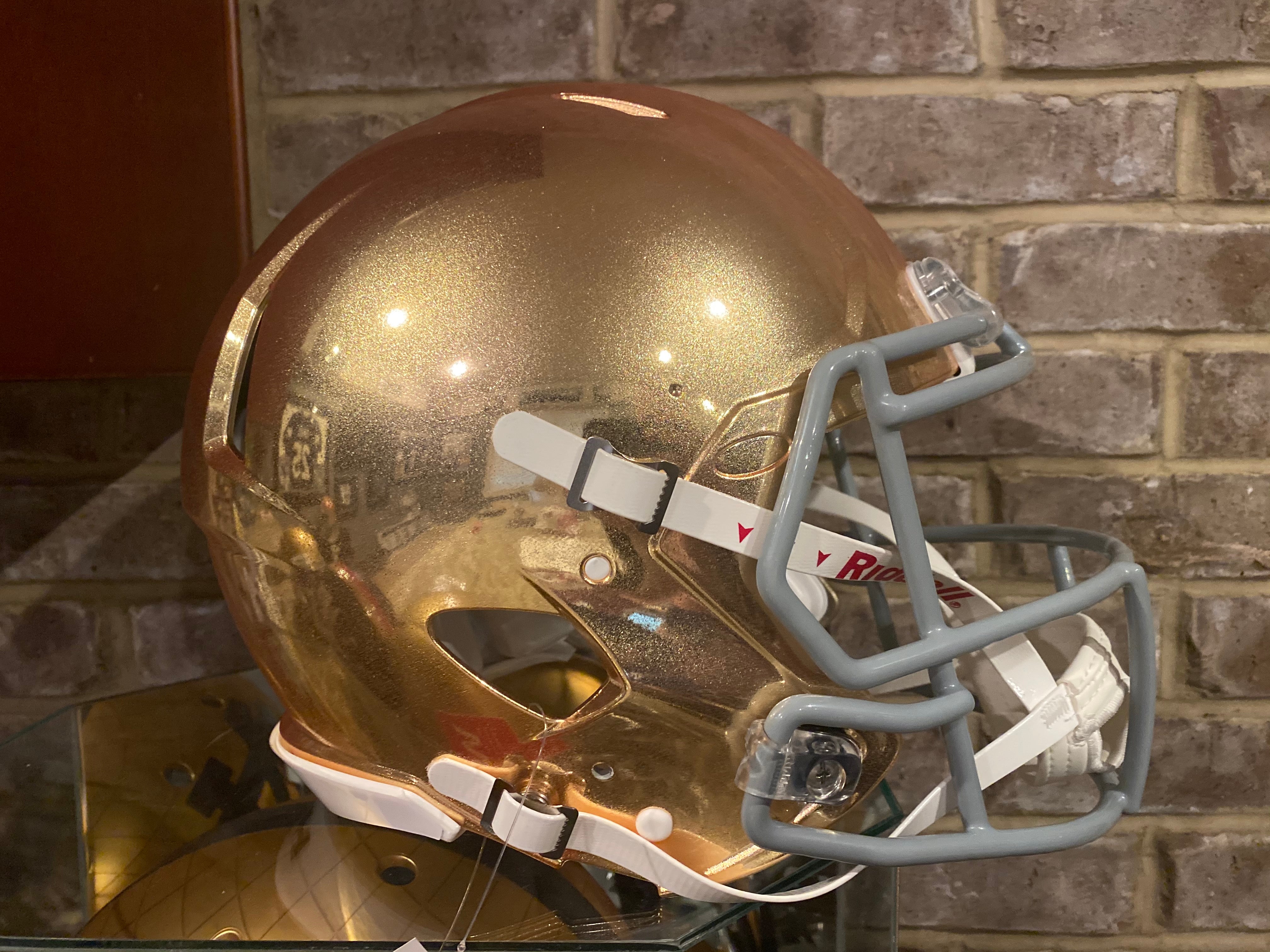 Notre Dame Fighting Irish Authentic Riddell Speed HYDROFX Football Helmet - Official NCAA College Team Gear for Fans & Collectors - Perfect for Game Day, Tailgating & Sports Memorabilia Displays