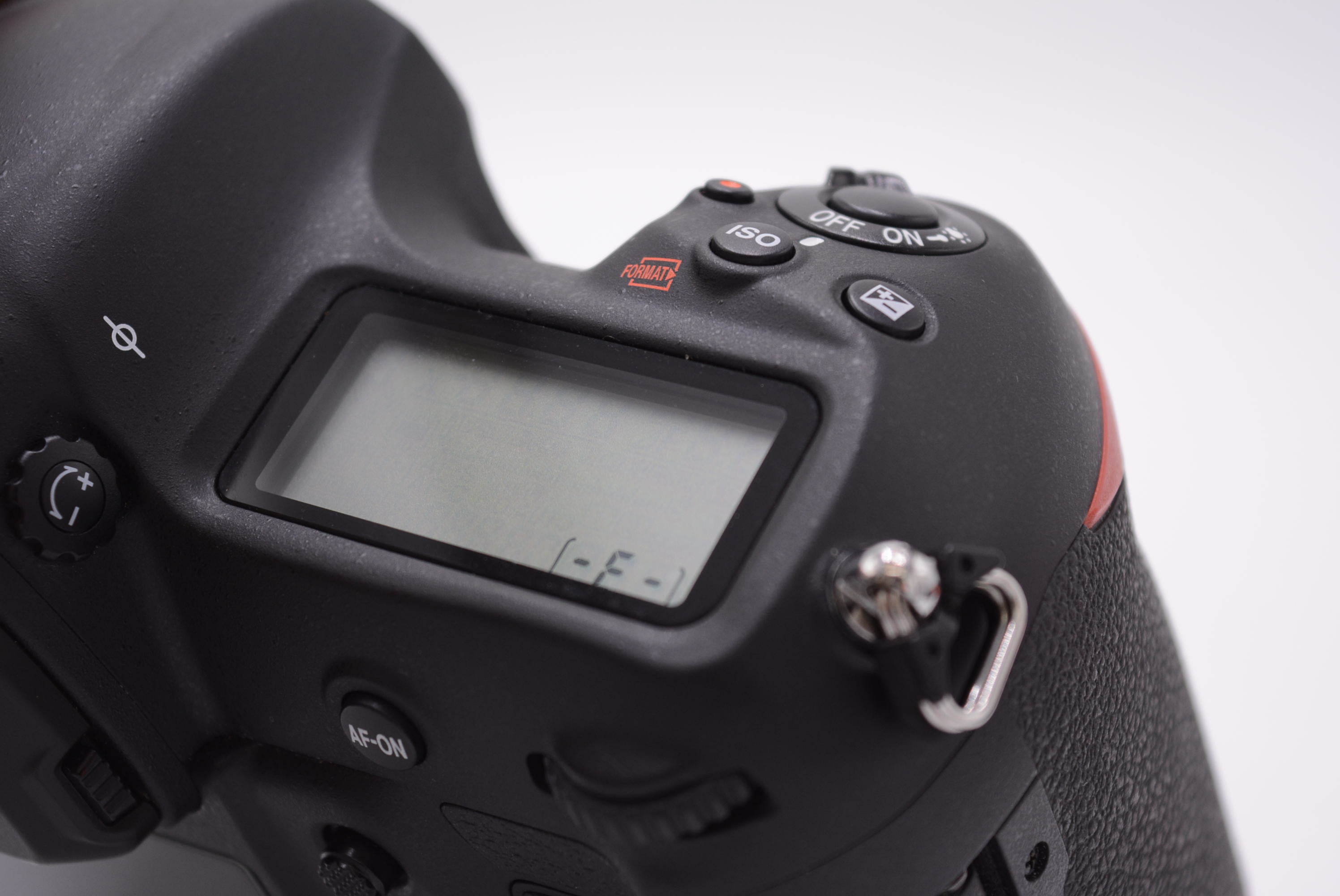 Nikon D5 DSLR Camera Body (Model 05290) - Professional Full Frame Digital SLR for Sports & Wildlife Photography - Used Condition - Perfect for Action Shots, Low Light Performance, and Studio Work