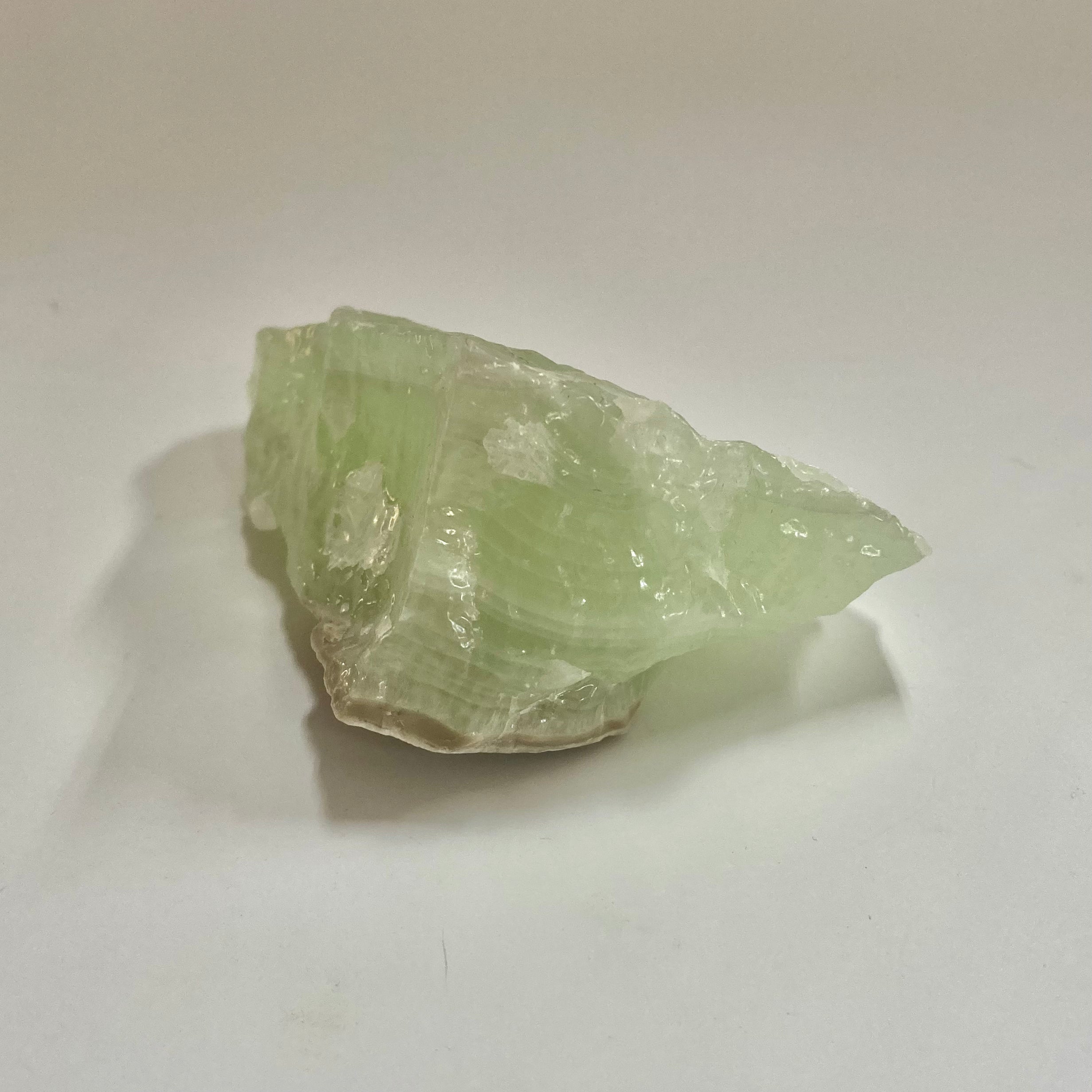 Natural Raw Green Calcite Crystal Stone - Healing Crystal for Meditation, Energy Cleansing & Home Decor - Perfect for Spiritual Healing, Chakra Balancing & Crystal Collection