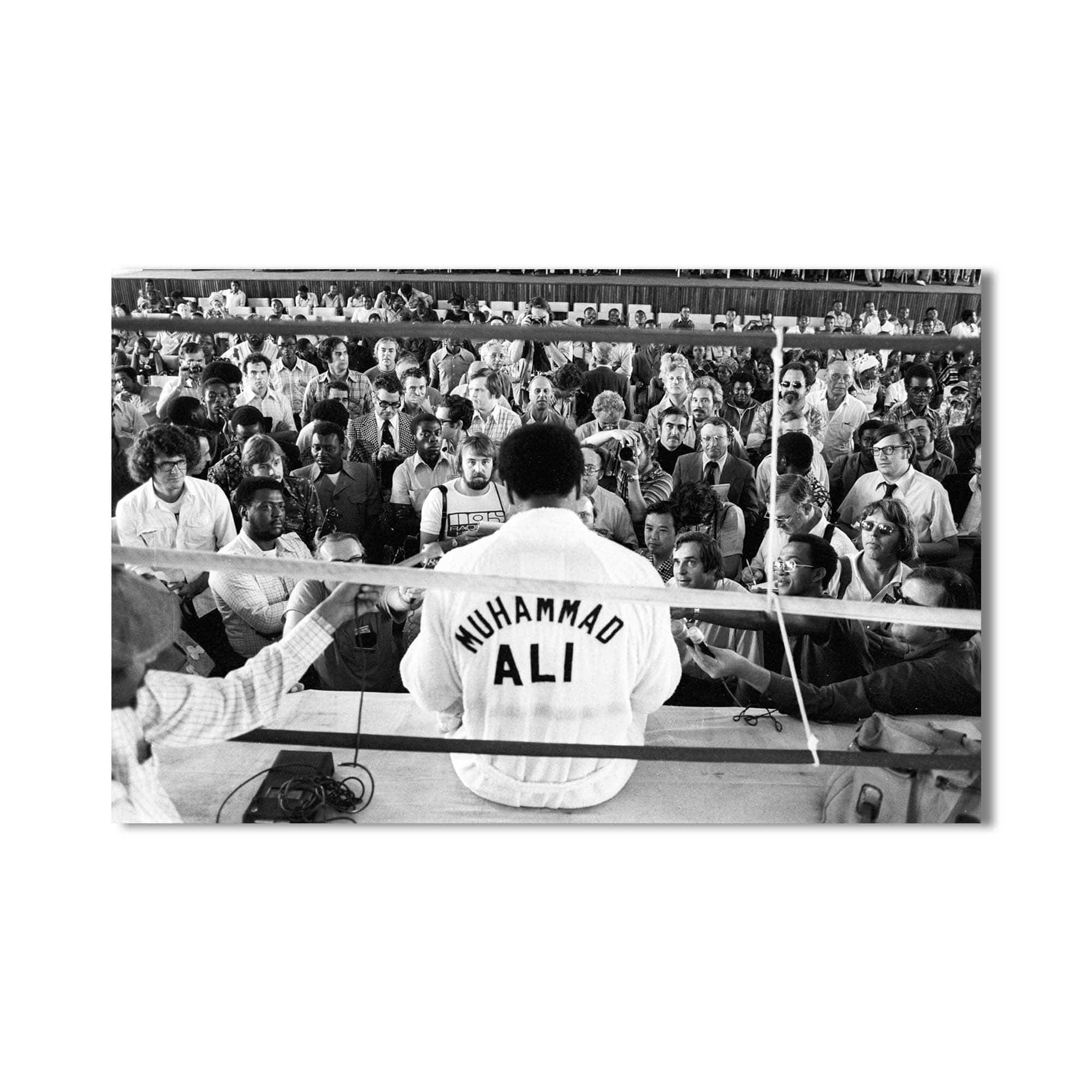 Muhammad Ali Boxing Gloves - Authentic Training & Sparring Gear for Boxing Enthusiasts | Perfect for Gym Workouts & Heavy Bag Training
