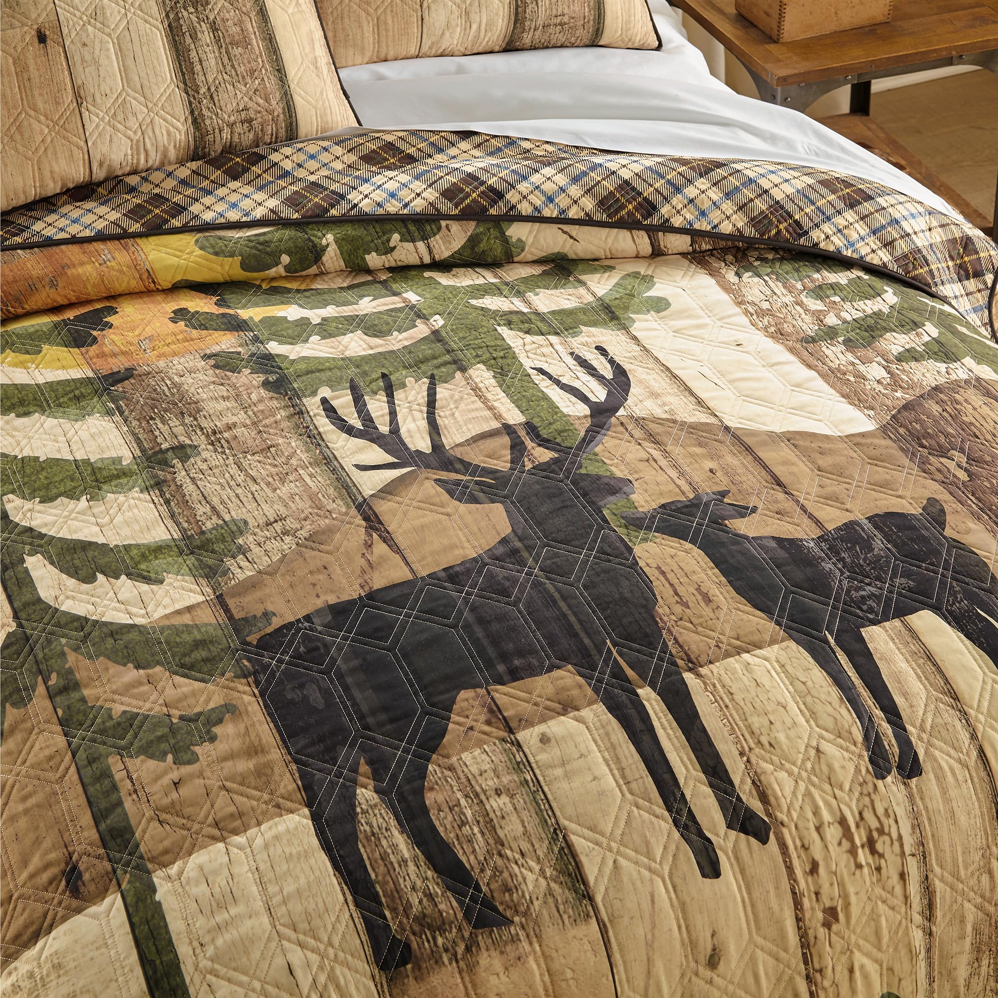 Donna Sharp Full/Queen Bedding Set - 3 Piece Painted Deer Lodge Quilt with Matching Pillow Shams - Soft & Durable Cotton Quilt for Queen/Full Size Beds - Easy Care Machine Washable - Perfect for Cozy Cabins, Rustic Bedrooms & Lodge Style Decor