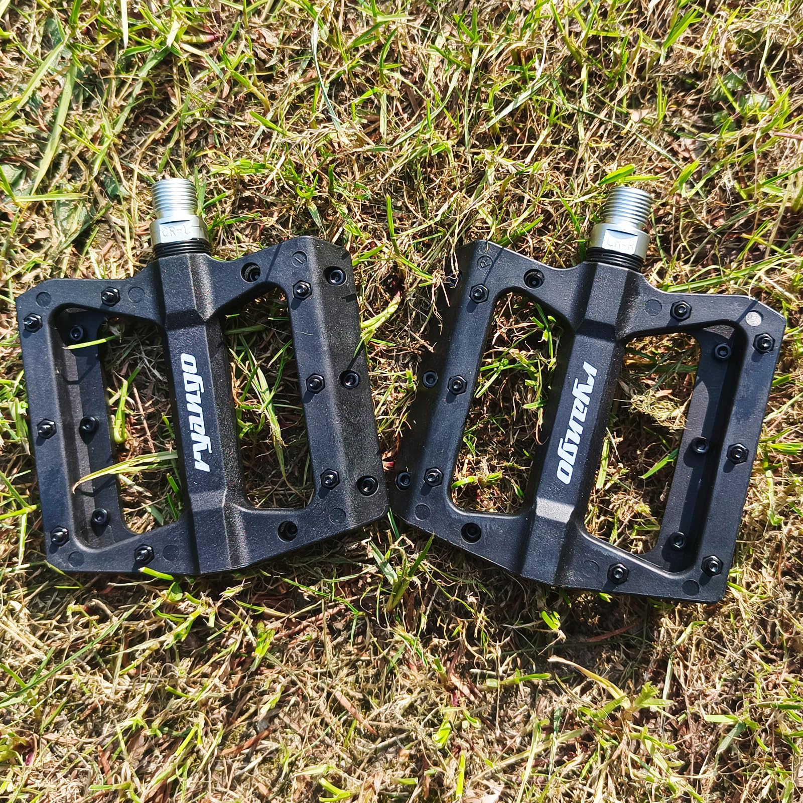 Premium Non-Slip Nylon Fiber Mountain Bike Pedals - Lightweight Flat MTB Pedals with Sealed Bearings & Wide Platform | 9/16