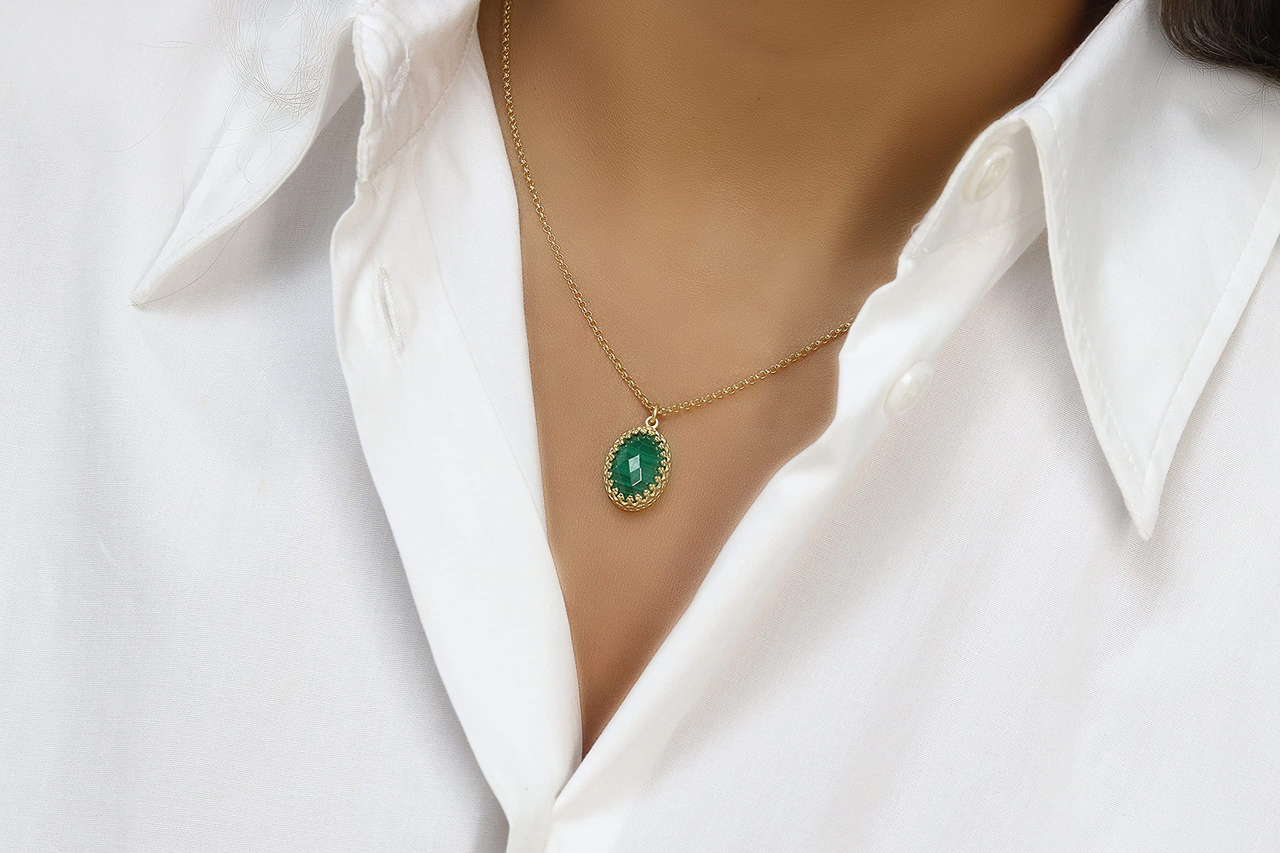 14K Gold Malachite Pendant Necklace for Women - Handmade Vintage Oval Gemstone Layering Necklace - Elegant Dainty Jewelry for Everyday Wear, Gifts & Special Occasions