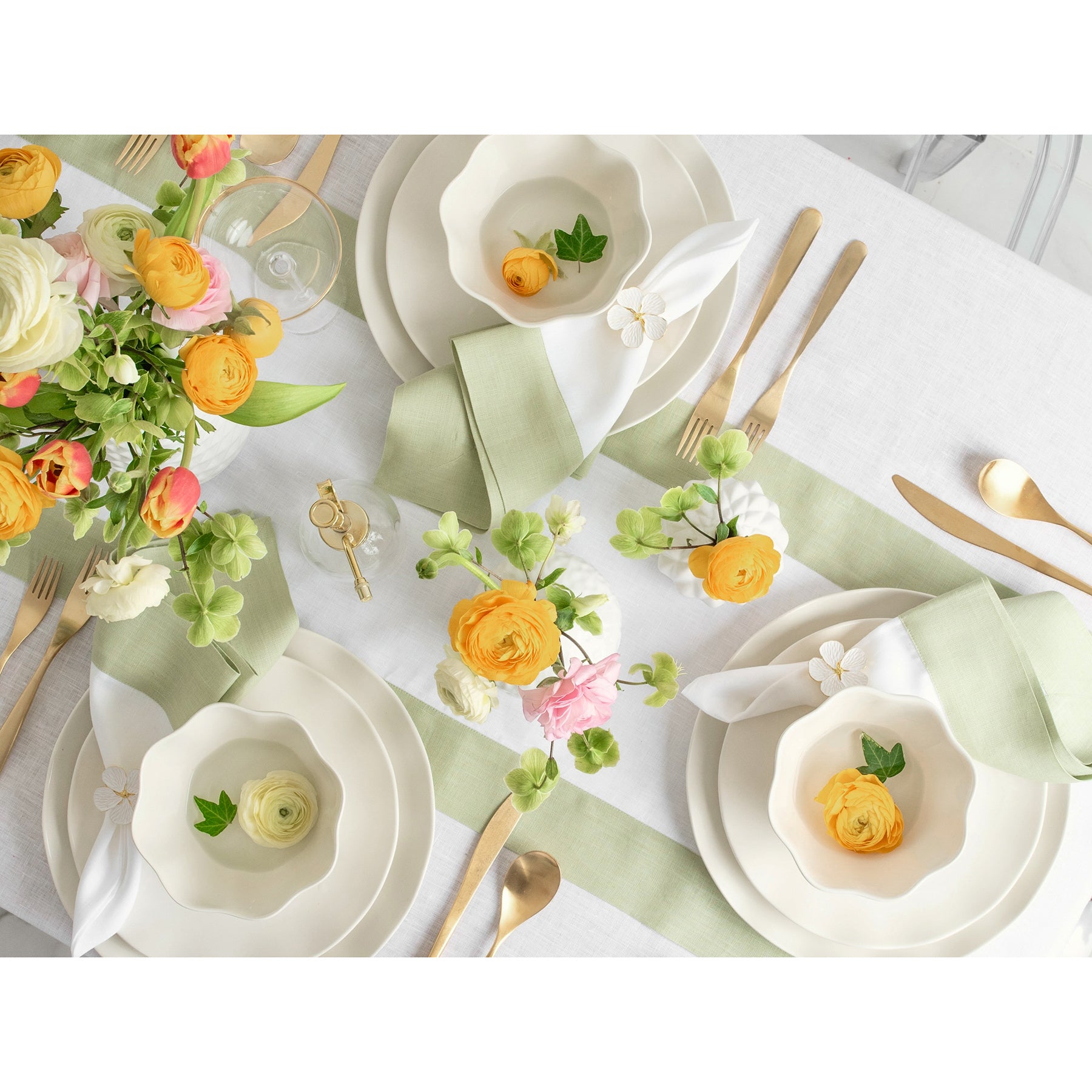 Elegant Contempo Table Runner - Premium Dining Decor for Weddings, Holidays & Everyday Use