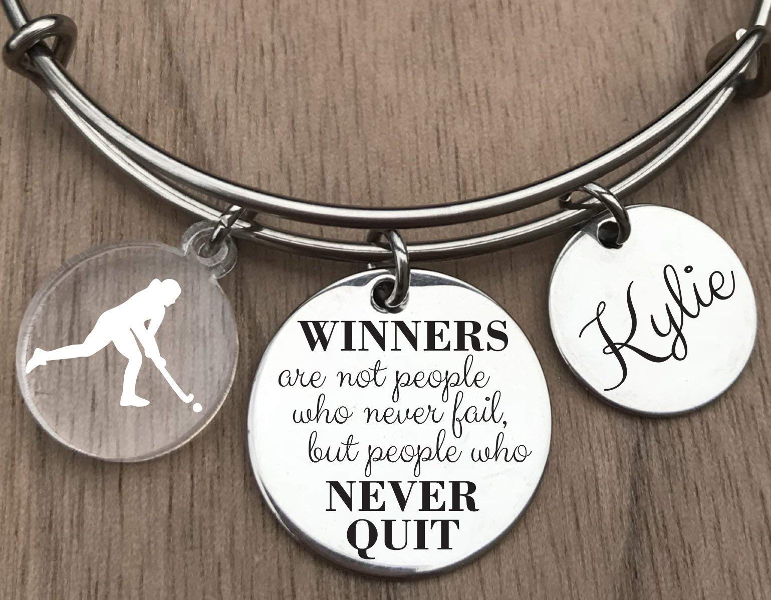 Field Hockey Bracelet - Stylish Hockey Jewelry & Bangle for Players & Fans - Perfect Field Hockey Gift for Women & Girls - Great for Games, Training & Team Spirit