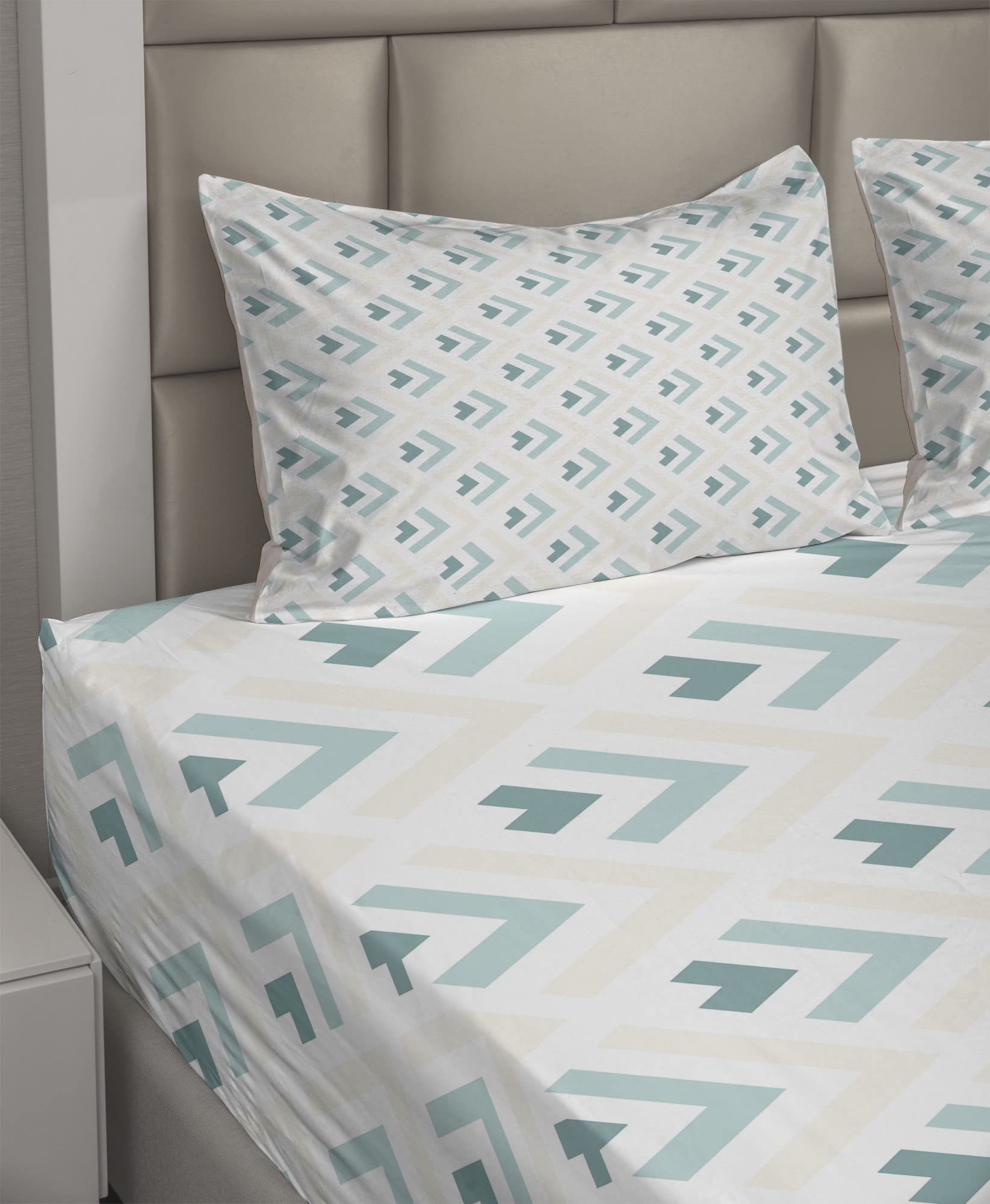 Ambesonne Abstract Arrow Pattern 4-Piece Sheet Set - Minimalist Symmetric Geometric Retro Design Bedding with Fitted & Flat Sheets + Pillowcases - King Size in Pale Peach & Turquoise - Perfect for Modern Bedrooms, Guest Rooms & Airbnb Stays