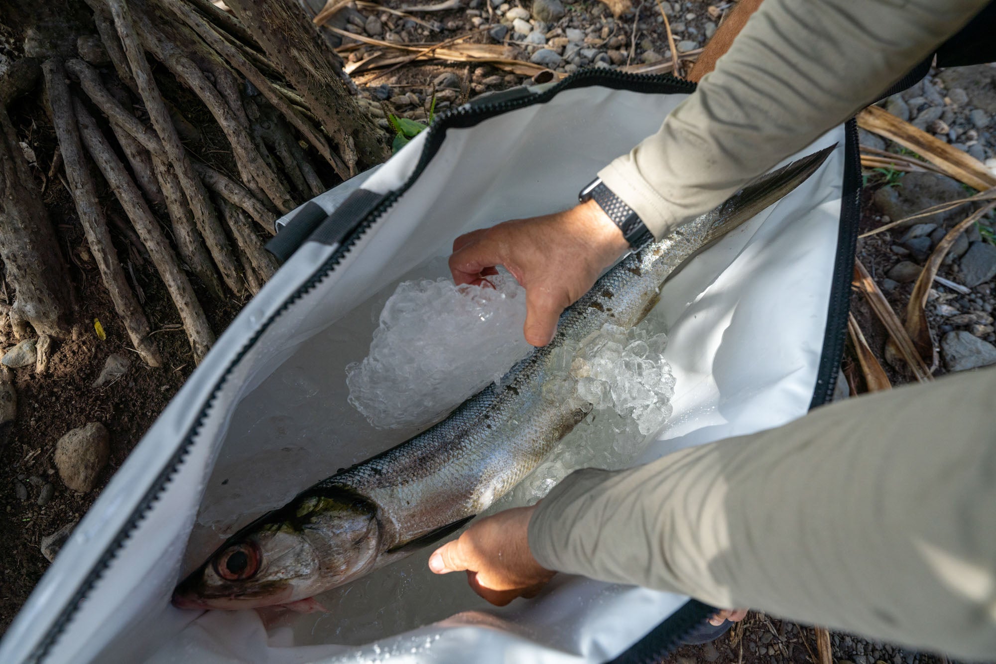 4FT Freestanding Fish Bag - Portable Fishing Gear for Freshwater & Saltwater Fishing - Perfect for Anglers, Camping, and Outdoor Adventures