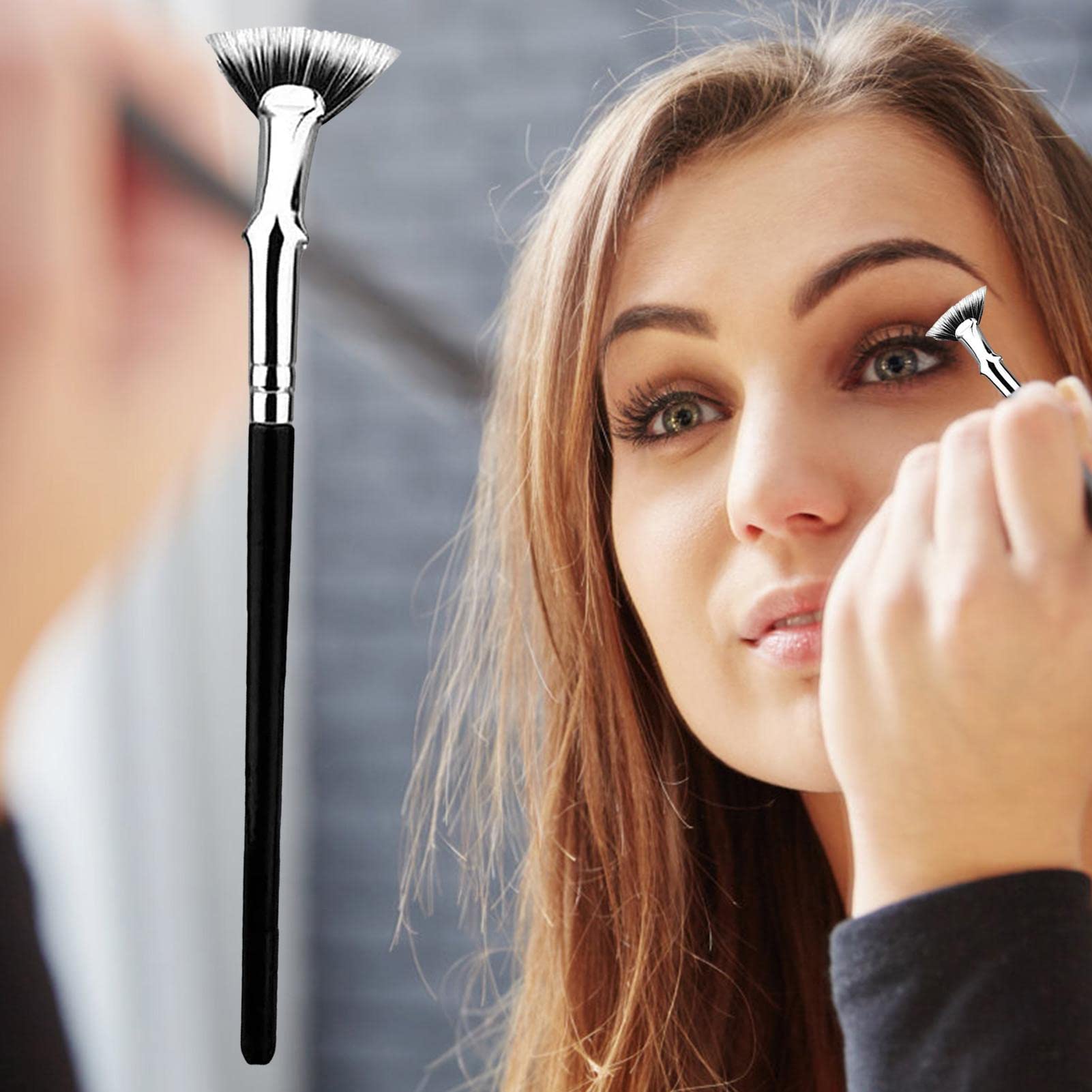 120° Curved Eyelash Fan Brush - Professional Synthetic Fiber Makeup Brush for Lash Separation & Extension - Perfect for Beginners & Makeup Artists - Ideal for Everyday Makeup, Bridal Looks & Professional Salon Use