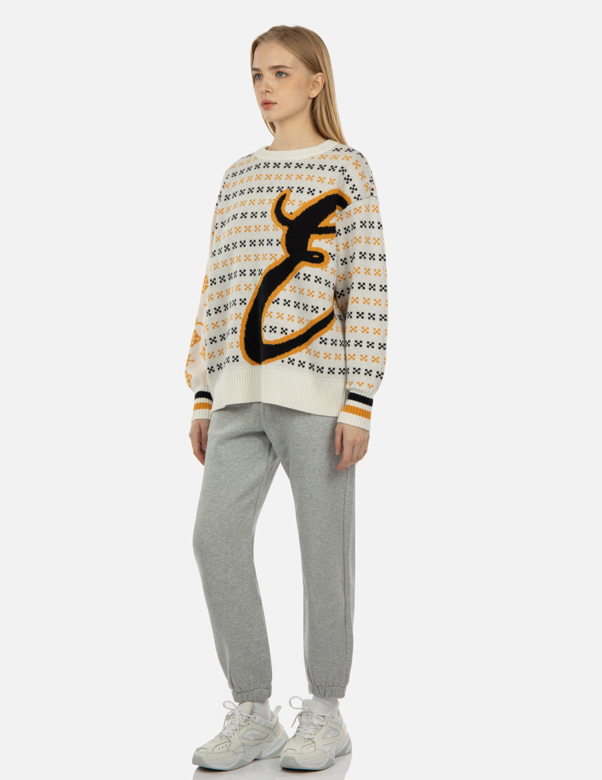 Custom Embroidered Logo Calligraphy Jacquard Knitted Sweater - Premium Fashion Pullover for Women & Men - Perfect for Office Wear, Casual Outfits & Holiday Gifts