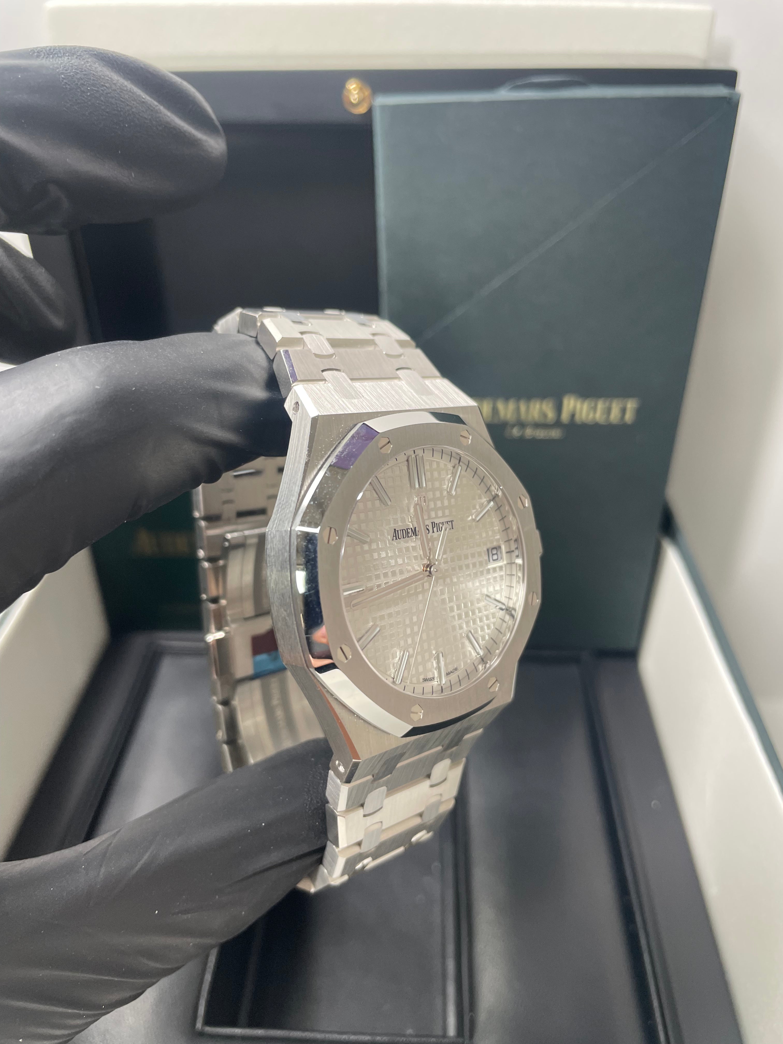 Audemars Piguet Royal Oak 15500ST.OO.1220ST.04 - Self-Winding Stainless Steel Watch with Silver Dial | Luxury Timepiece for Business, Formal Events & Collectors